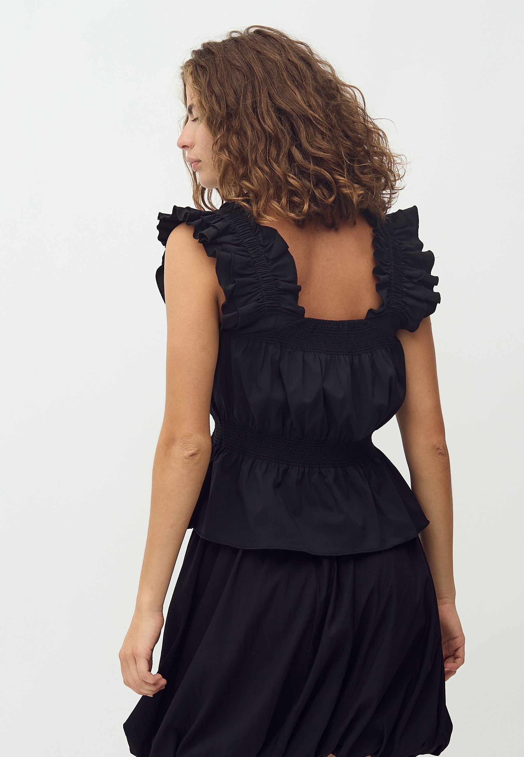 Sania-M_Black_Model_1