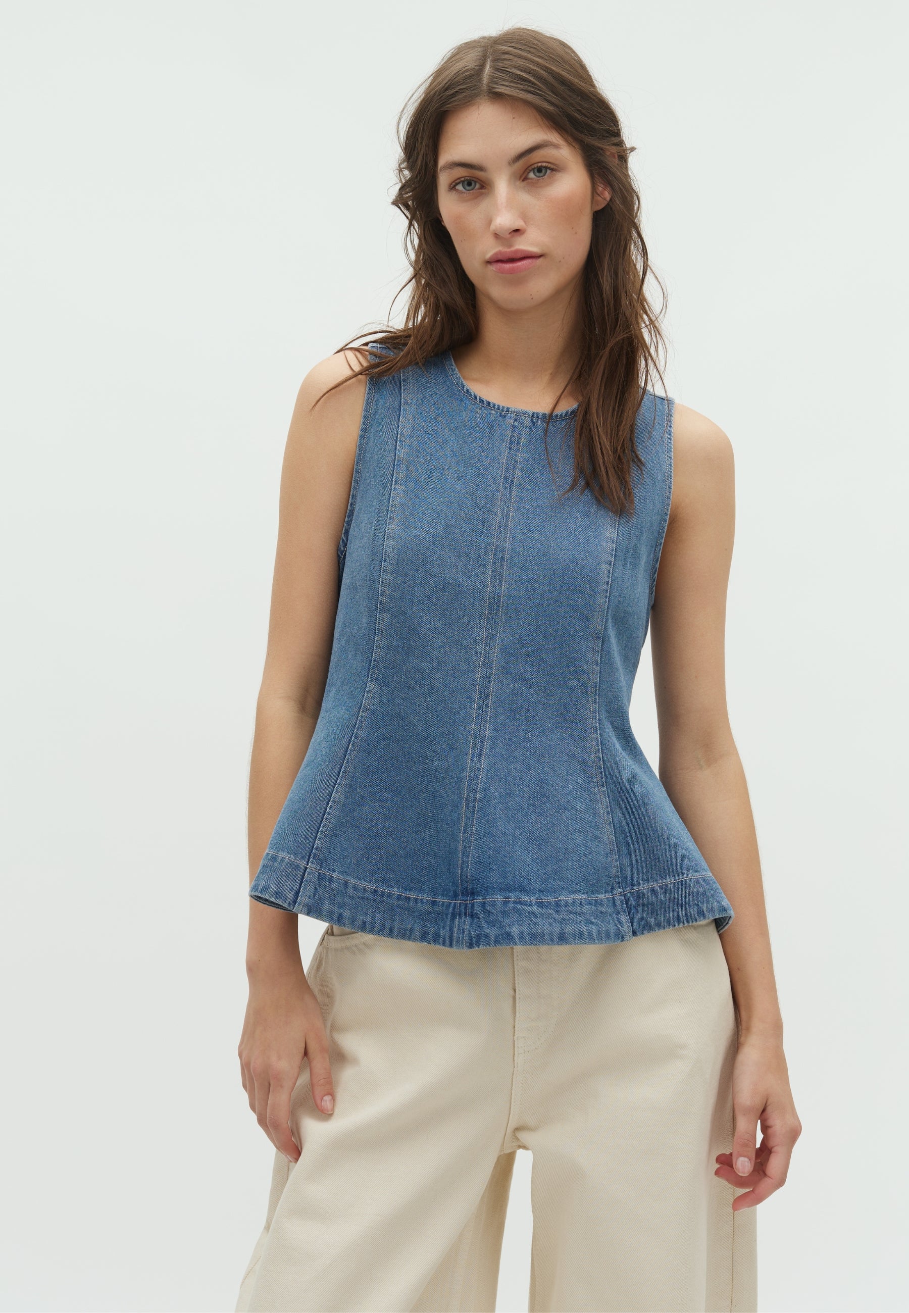 Rihne peplum-G_Midt vintage brushing_Model_0