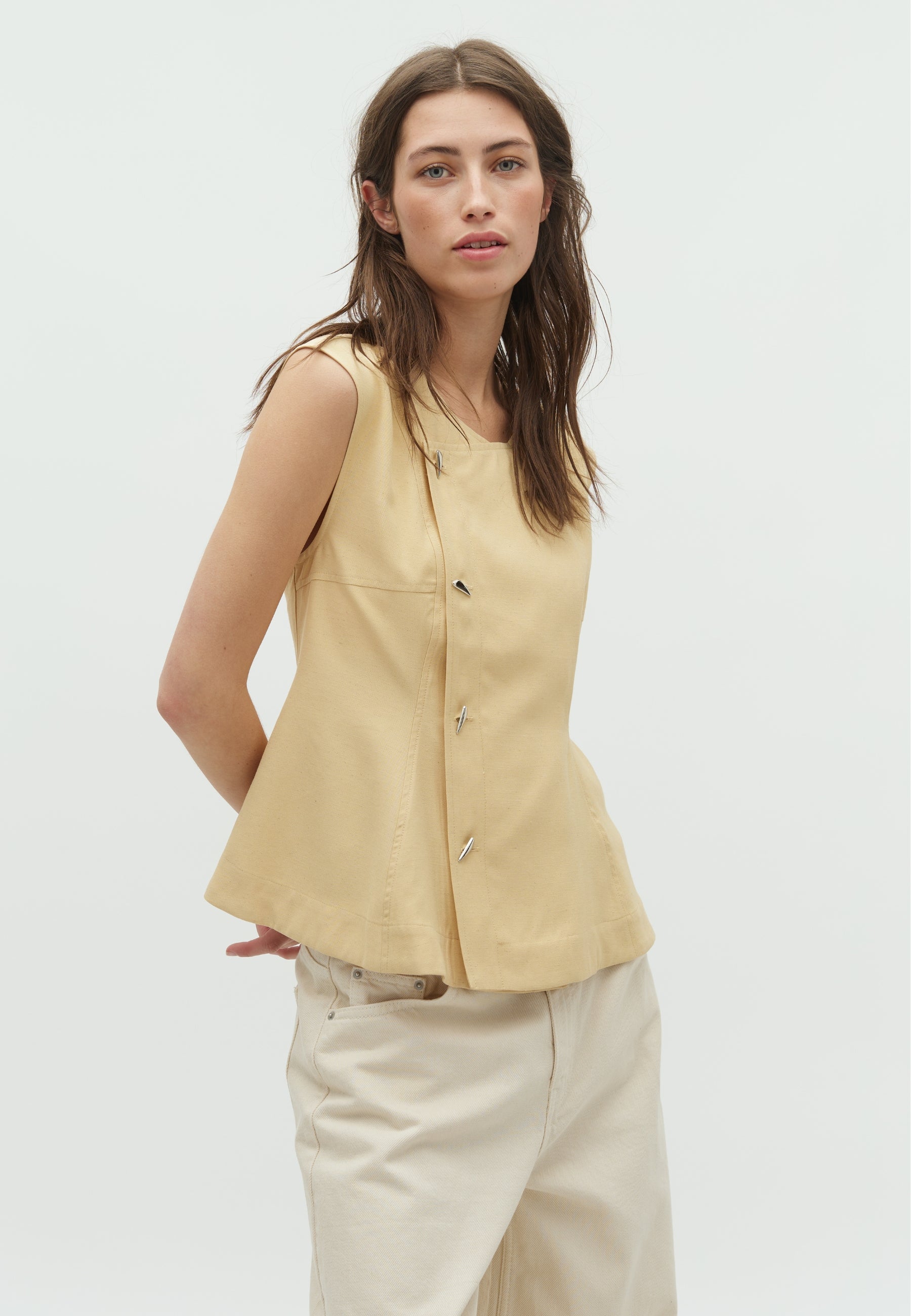 Pammi-G_Butter yellow melange_Model_0