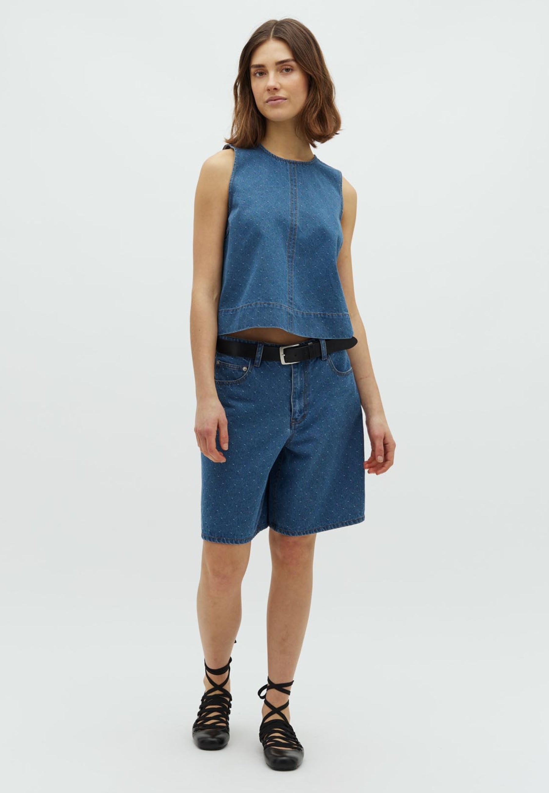 Rihne-G_Midt blue dot_Model_1