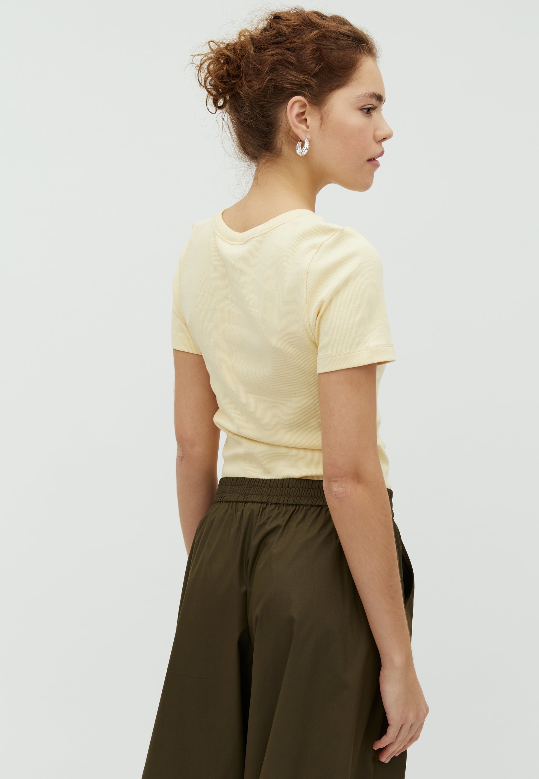 Otis-M_Summer Yellow_Model_2