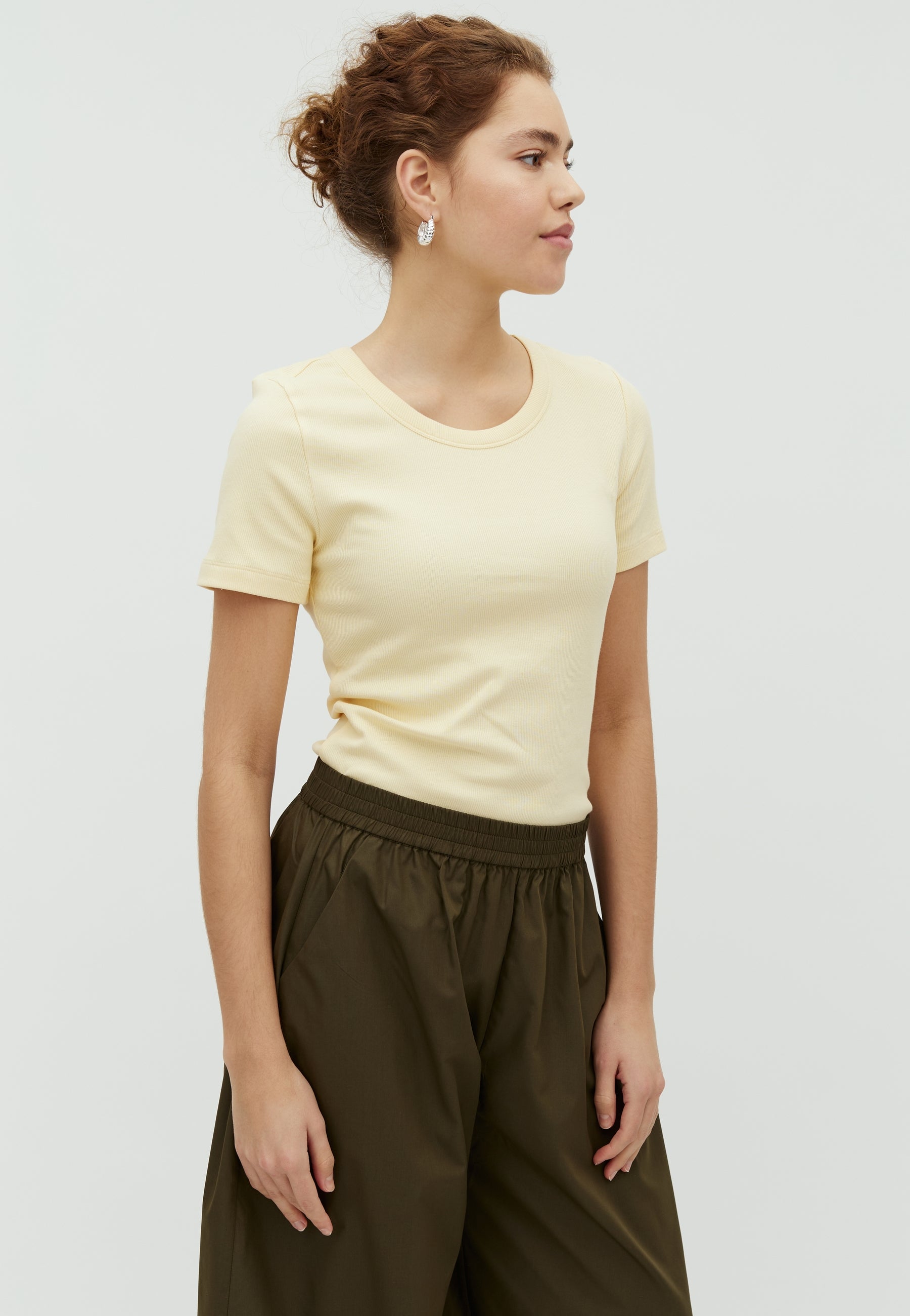 Otis-M_Summer Yellow_Model_0