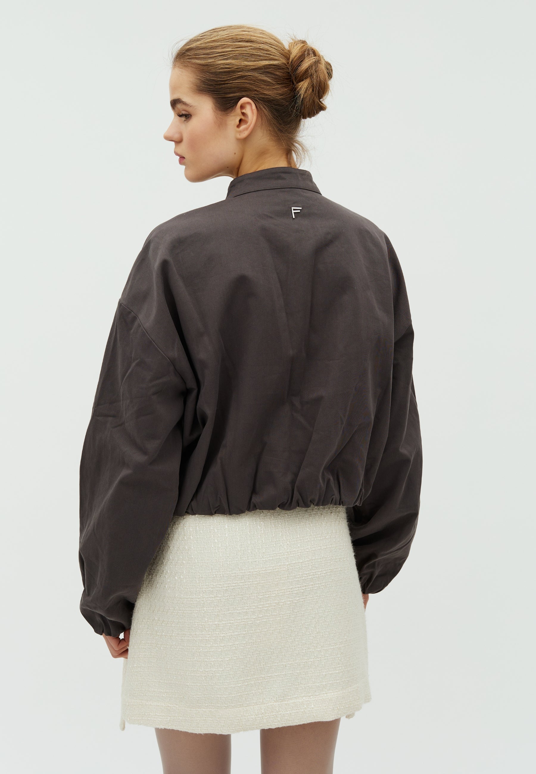 Elicora-F_Dark grey_Model_2