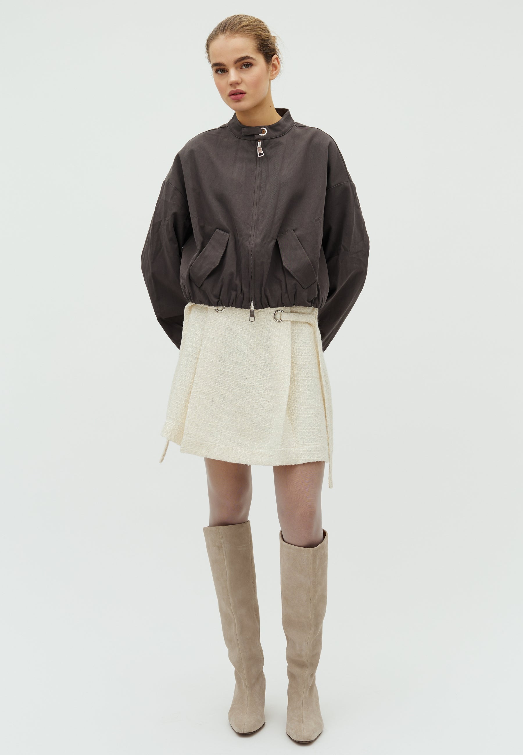 Elicora-F_Dark grey_Model_3