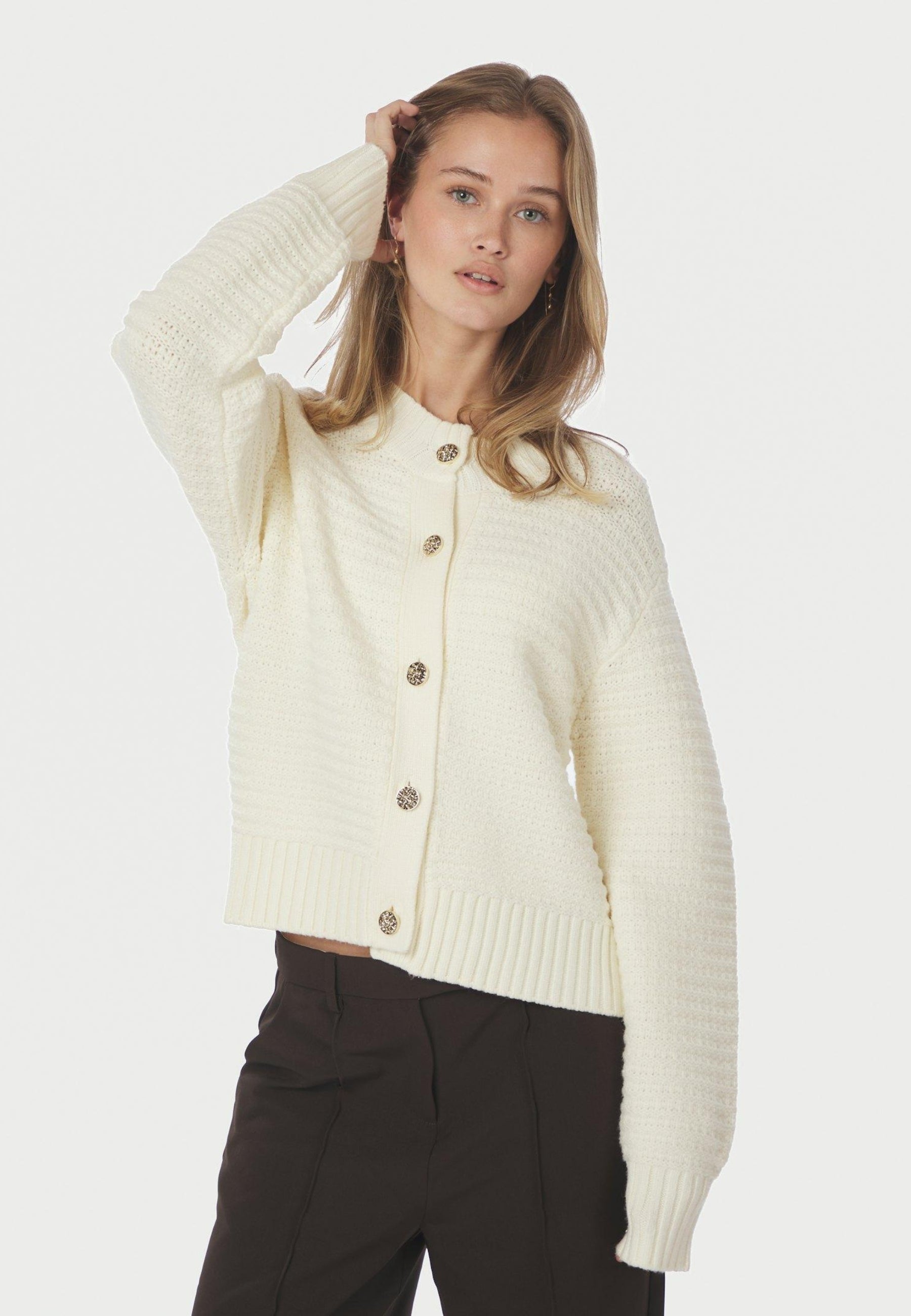 165995 Kamilli Knit Cardigan_Creme_Model_1