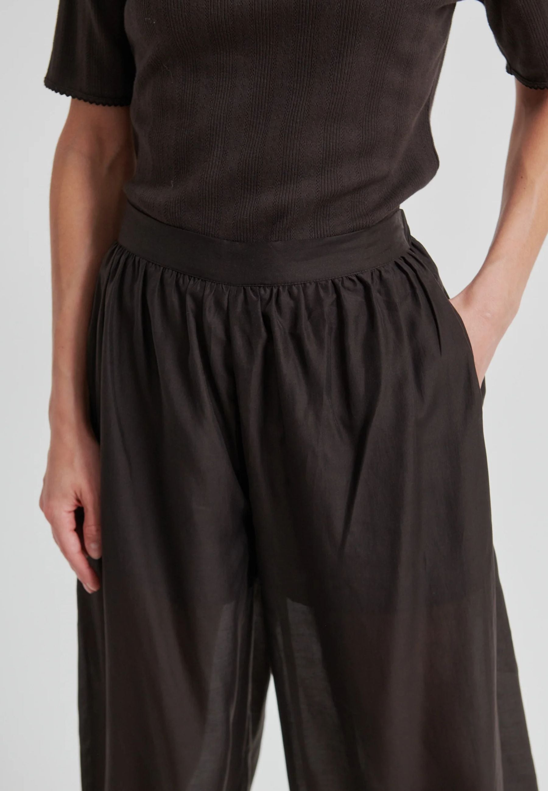 60595 Hidie Trousers_Chocolate Torte_Model_2