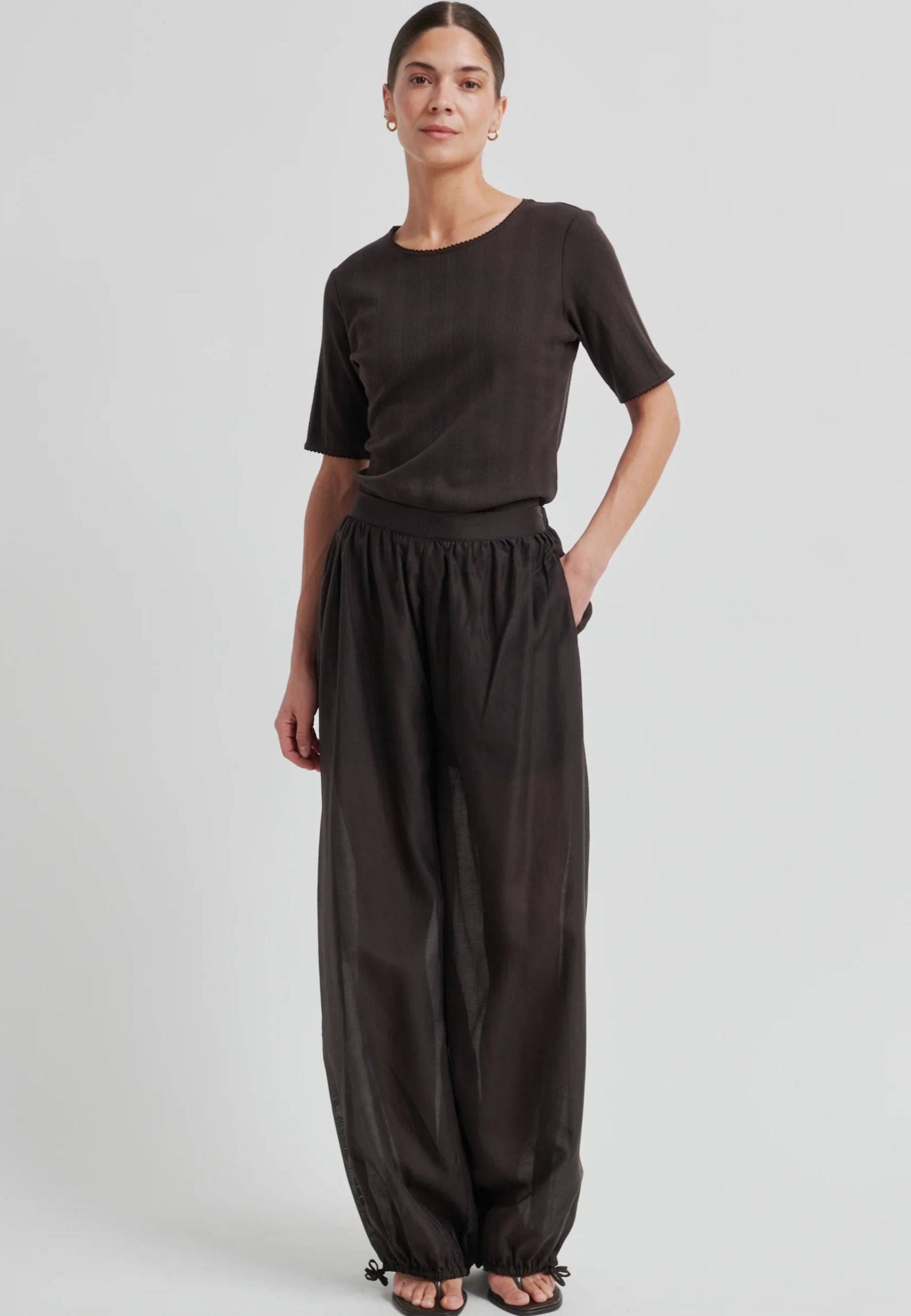 60595 Hidie Trousers_Chocolate Torte_Model_3
