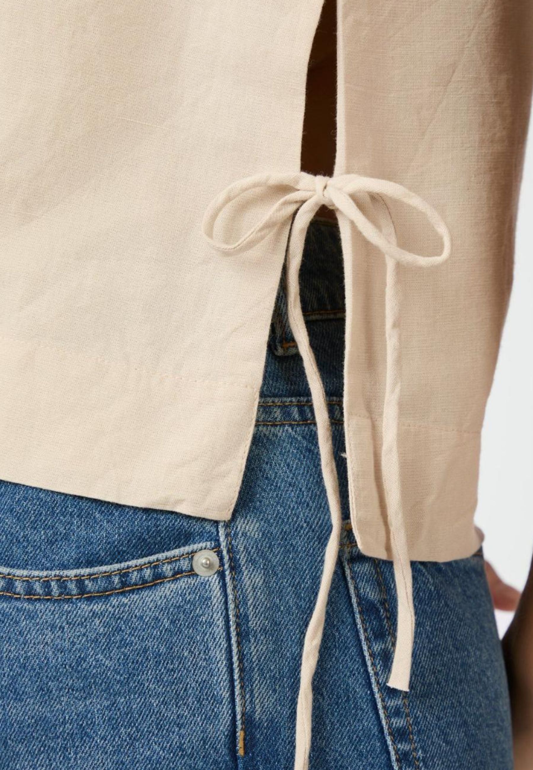 159947 Svetlana linen Top_Sand_Model_1