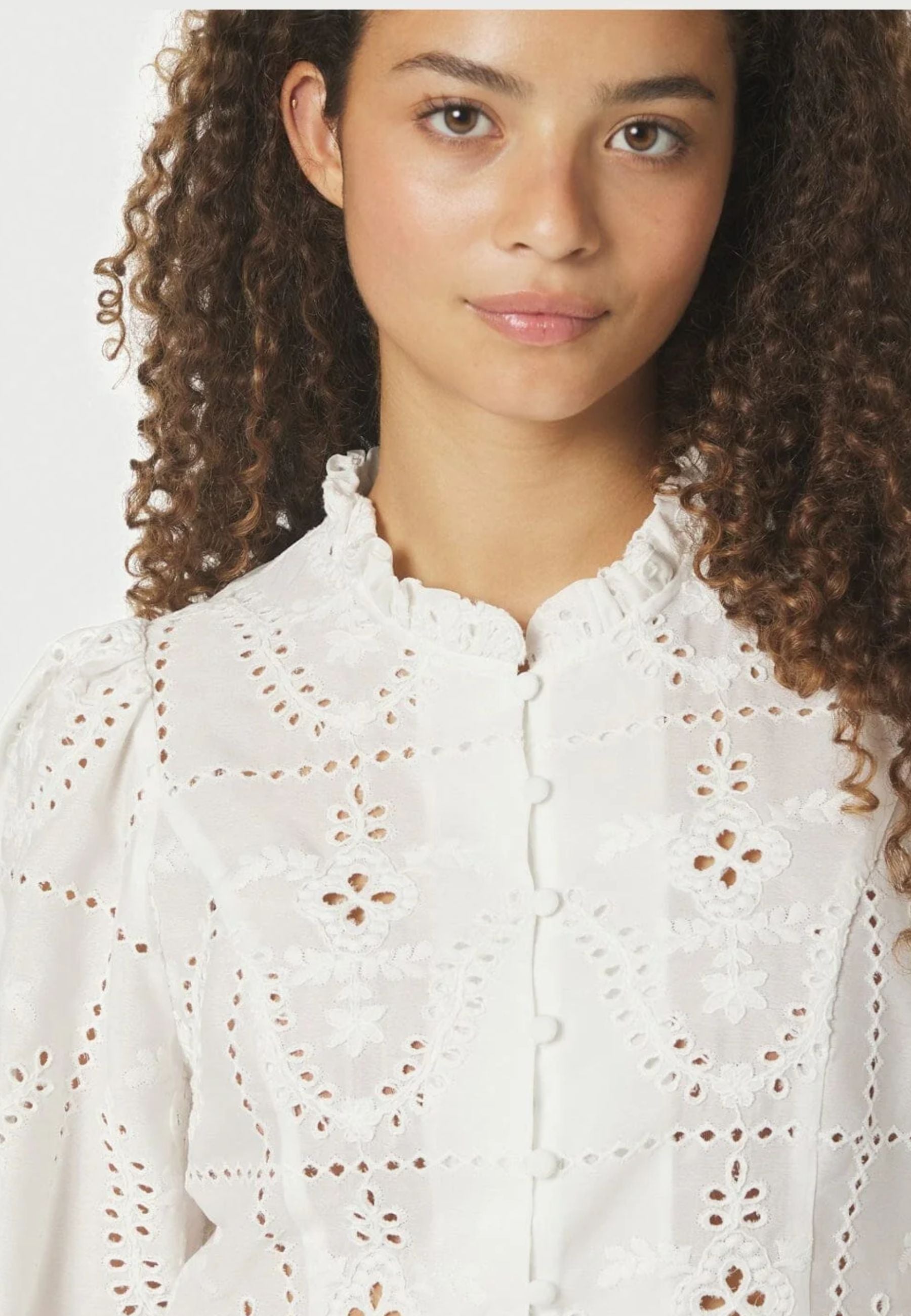 167828 Gilda Embroidery Blouse_White_Model_1