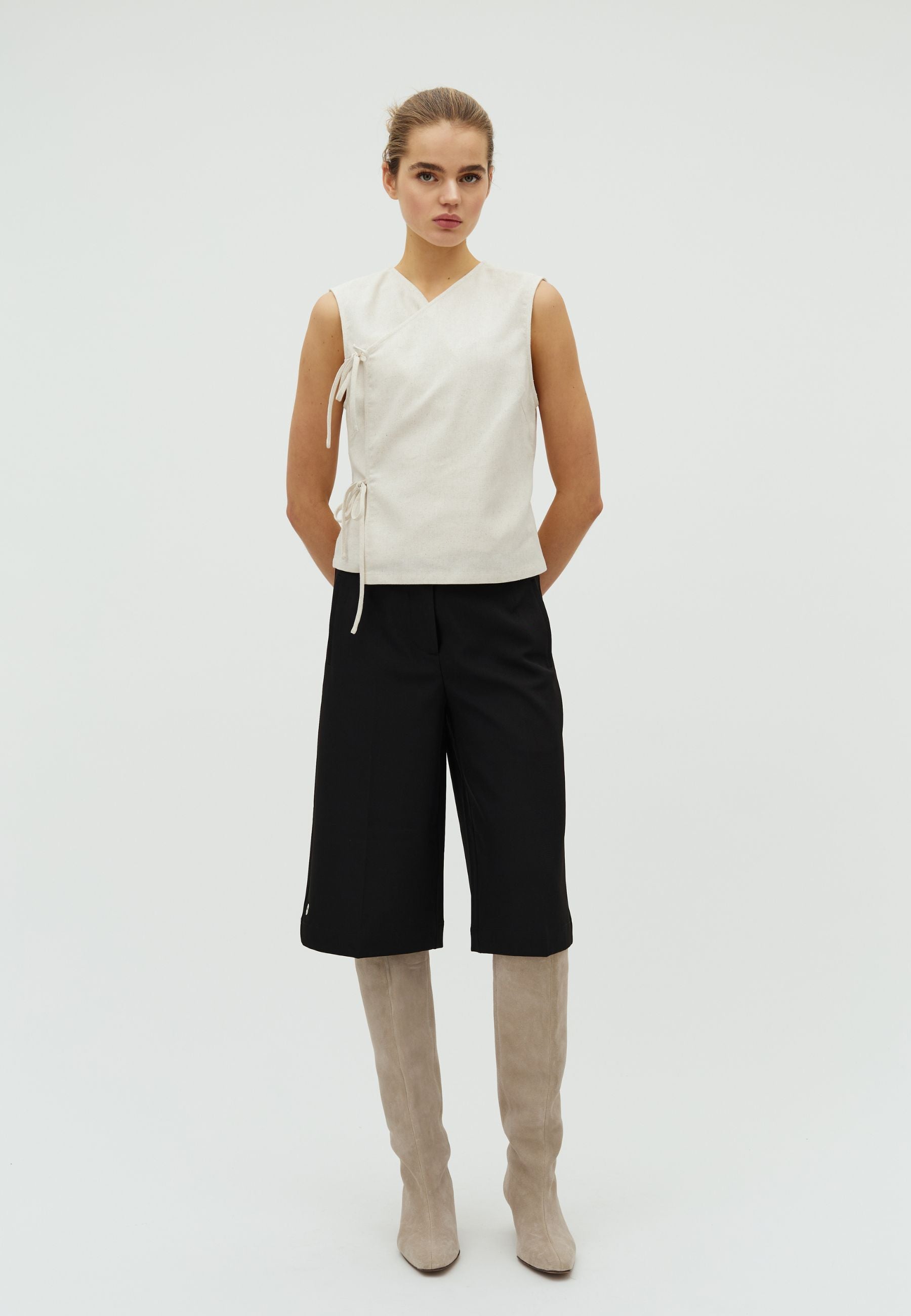 Oviedo-F_Black_Model_0