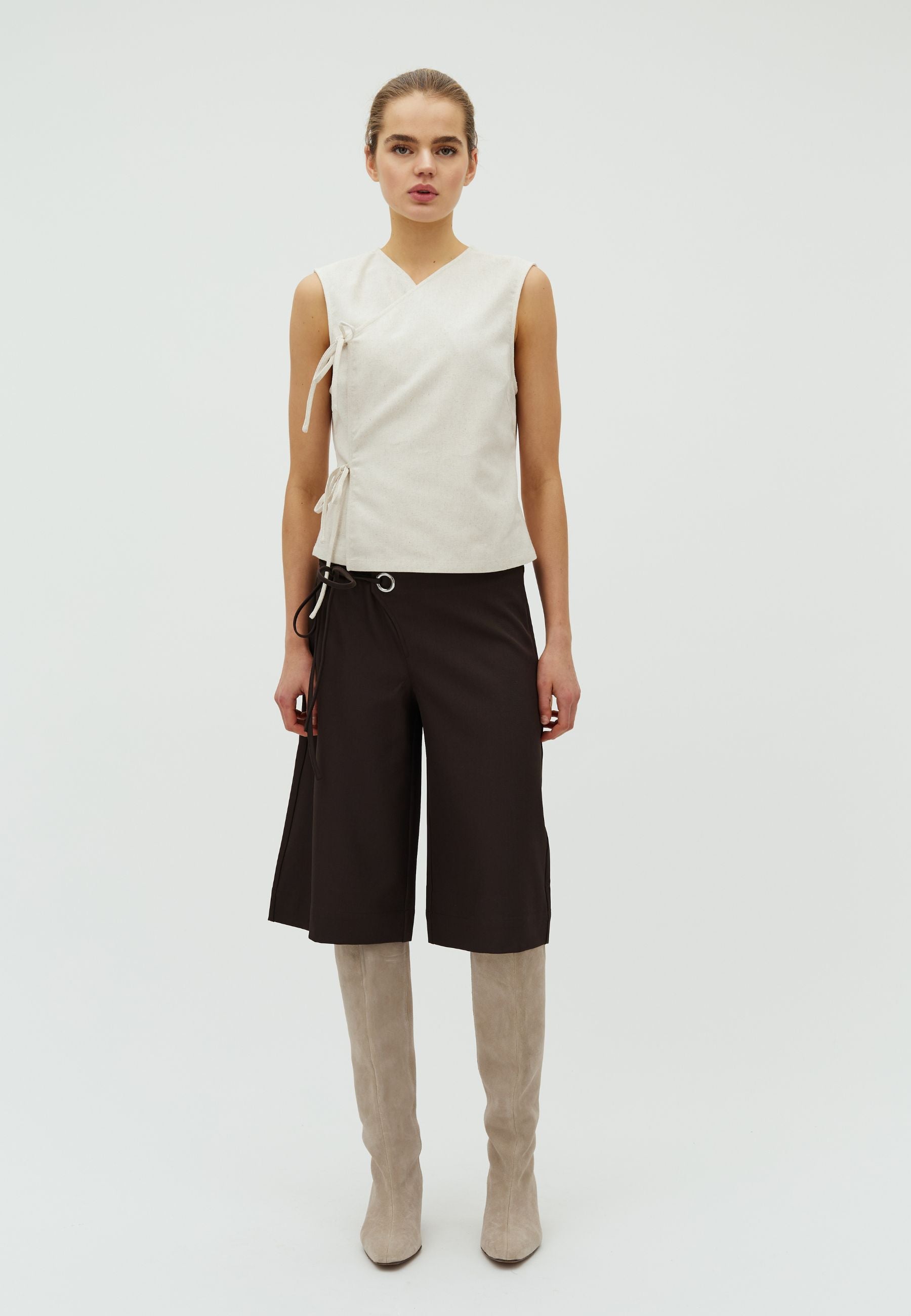 Offida-F_Dark Brown_Model_0