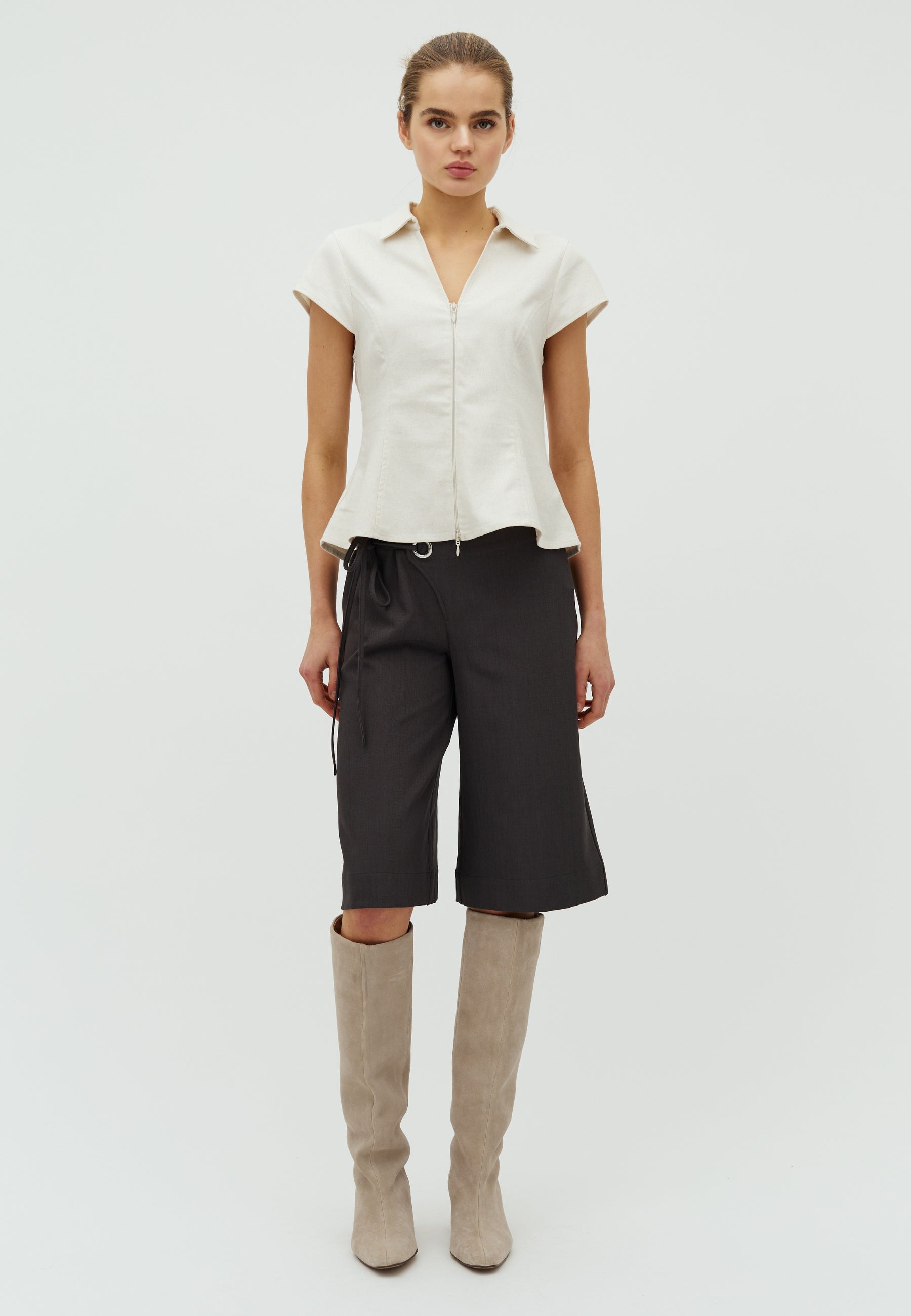 Offida-F_Dark Grey_Model_0