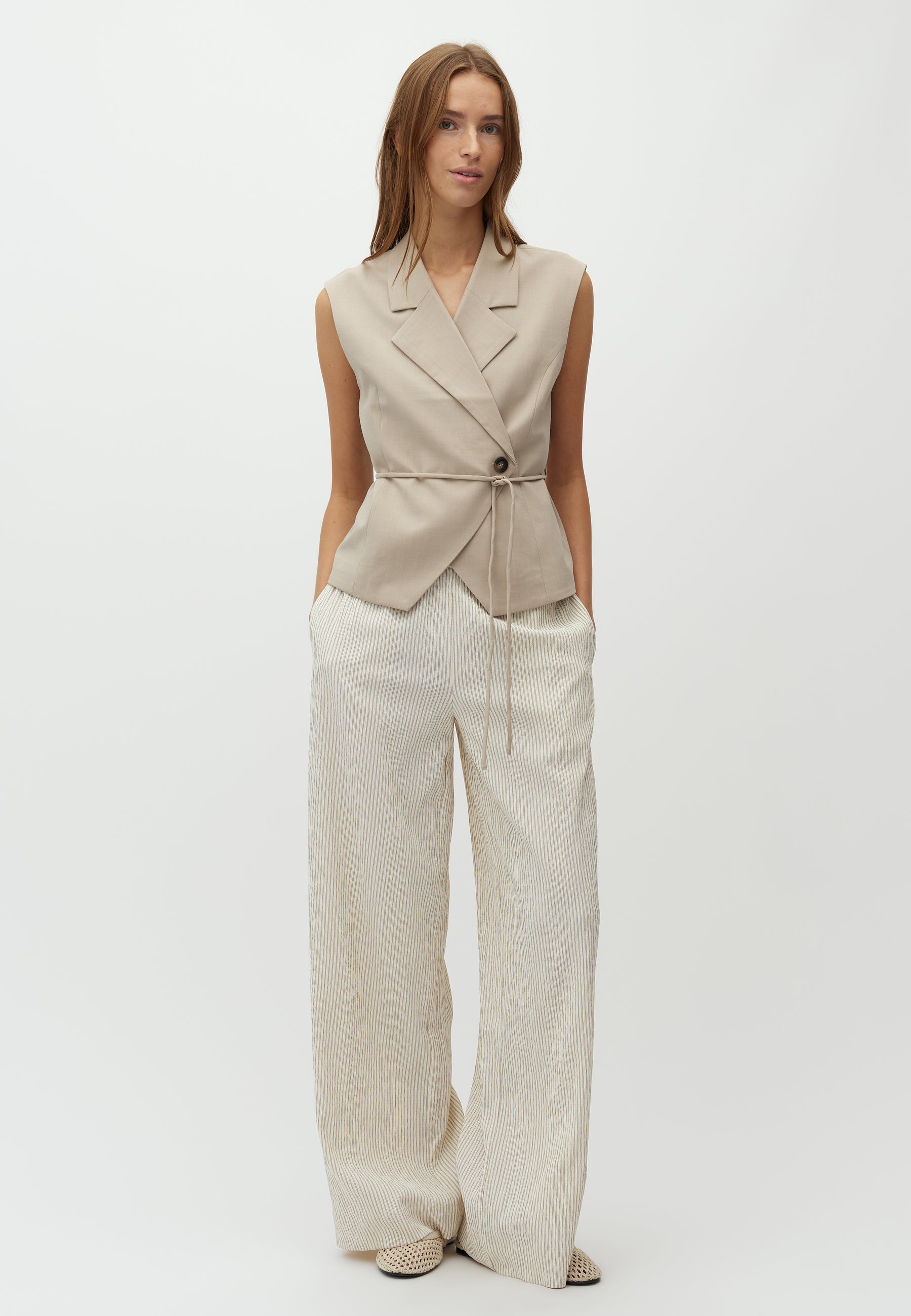 Leonella-M_Alita Brown Stripe_Model_0