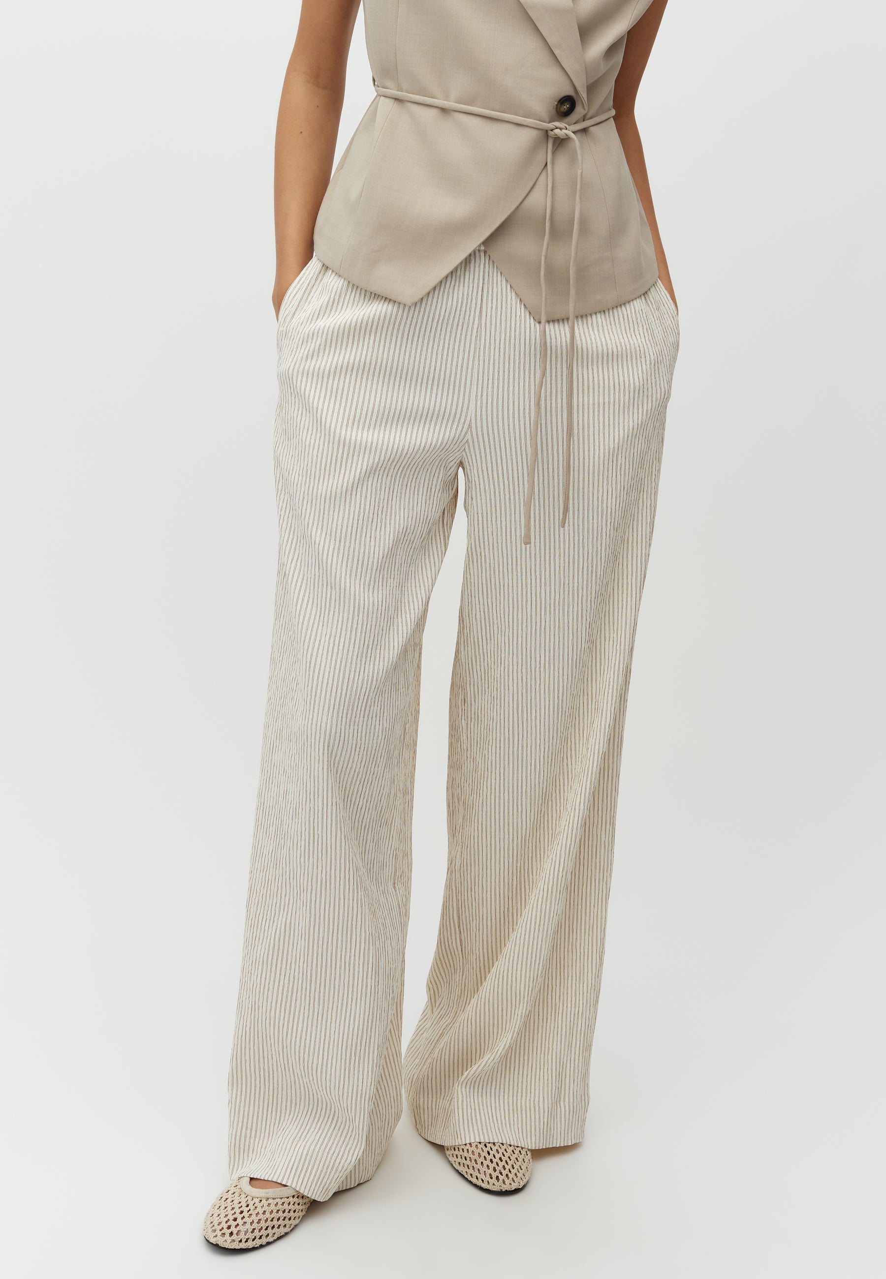 Leonella-M_Alita Brown Stripe_Model_1