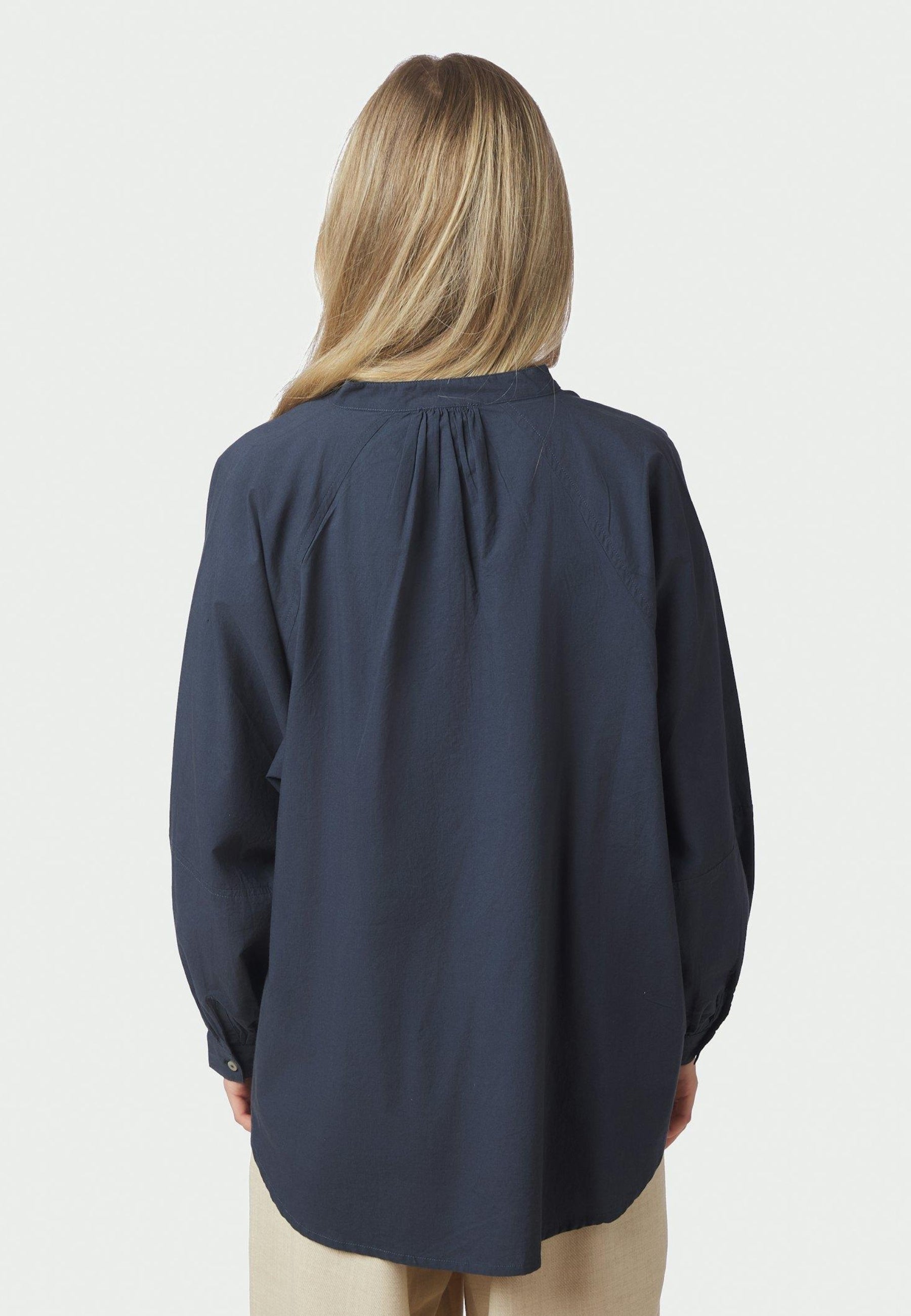 168066 Solane C Poplin Shirt_Navy_Model_2