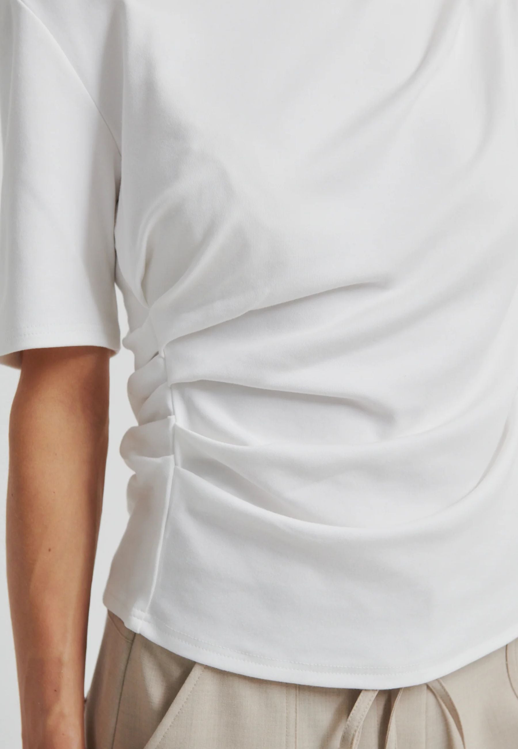 60433 Ulina Drape Tee_White_Model_1