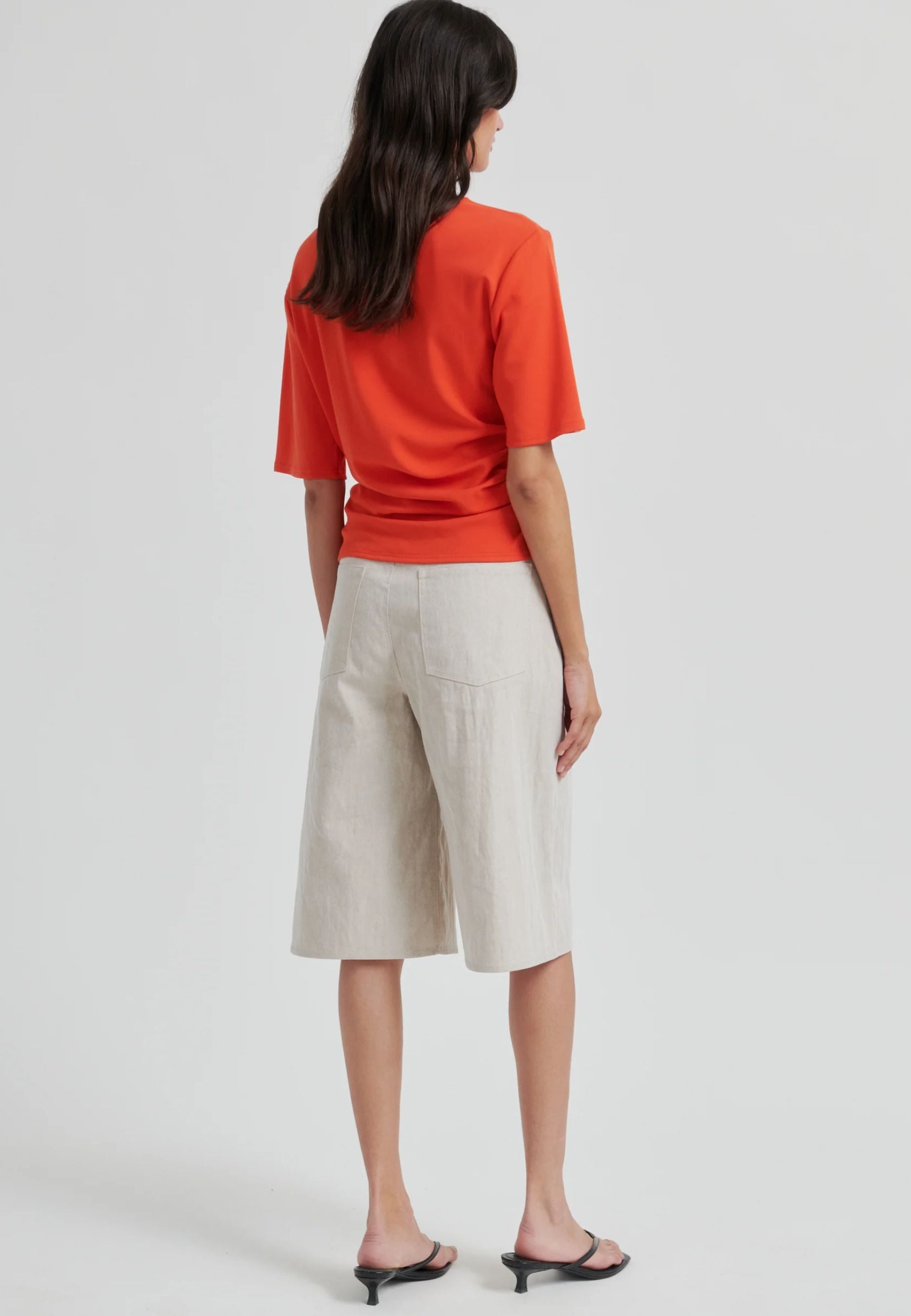 60433 Ulina Drape Tee_Poinciana_Model_4