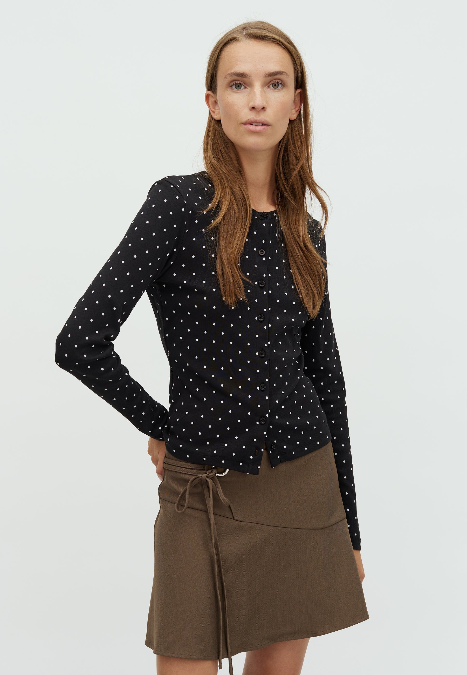 Orelia-F_Salt And Pepper_Model_0