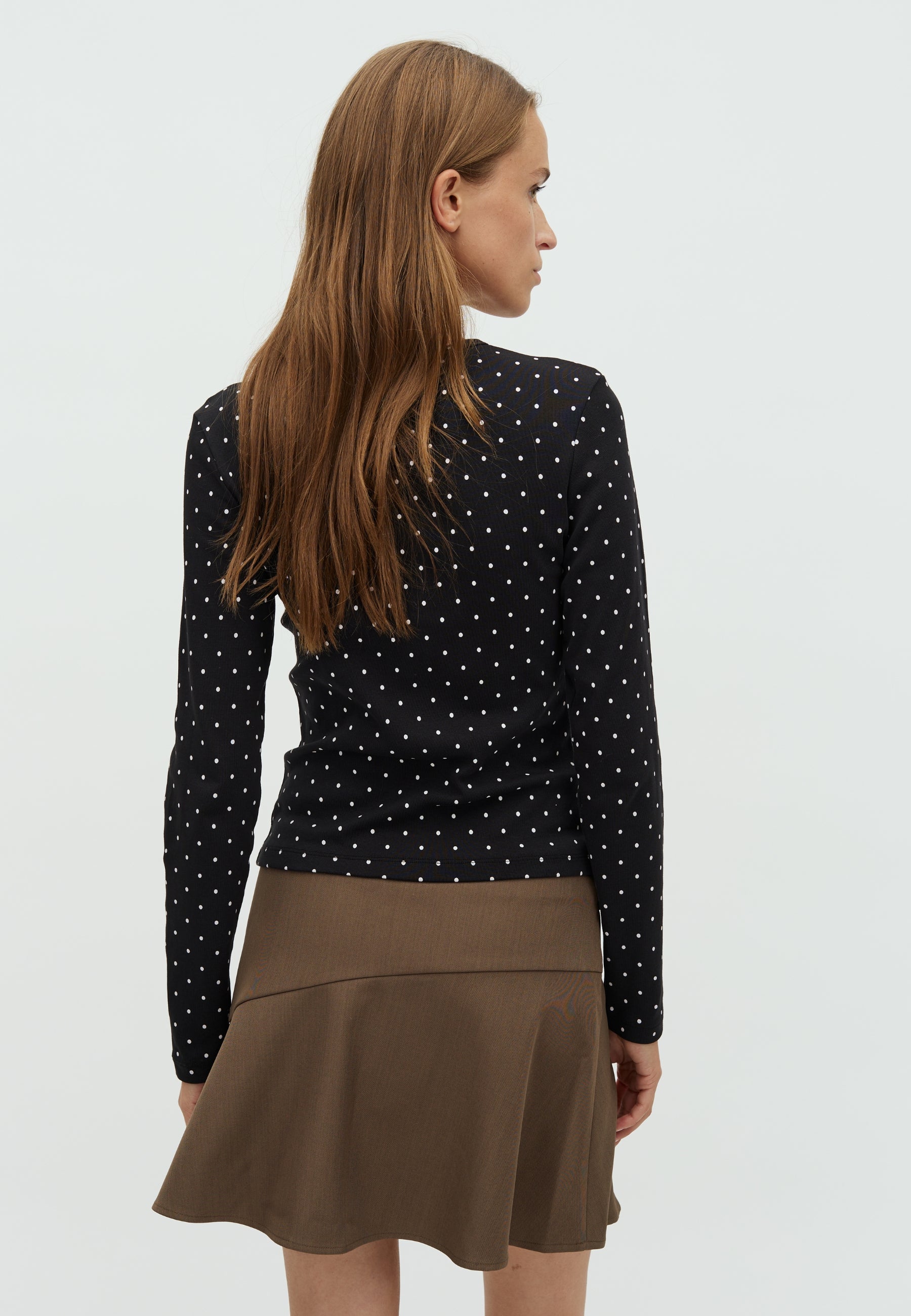 Orelia-F_Salt And Pepper_Model_2