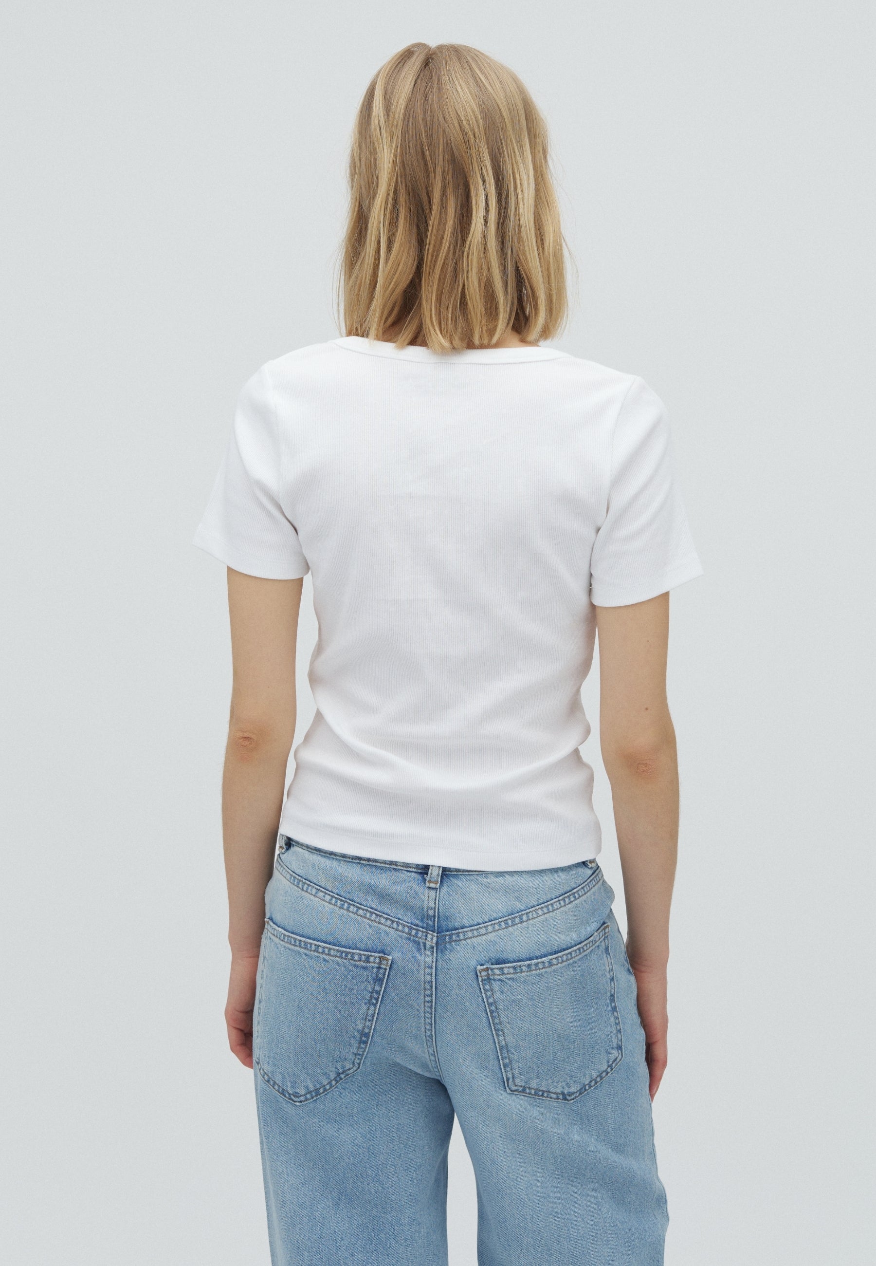 Otis-U-M_White_Model_2