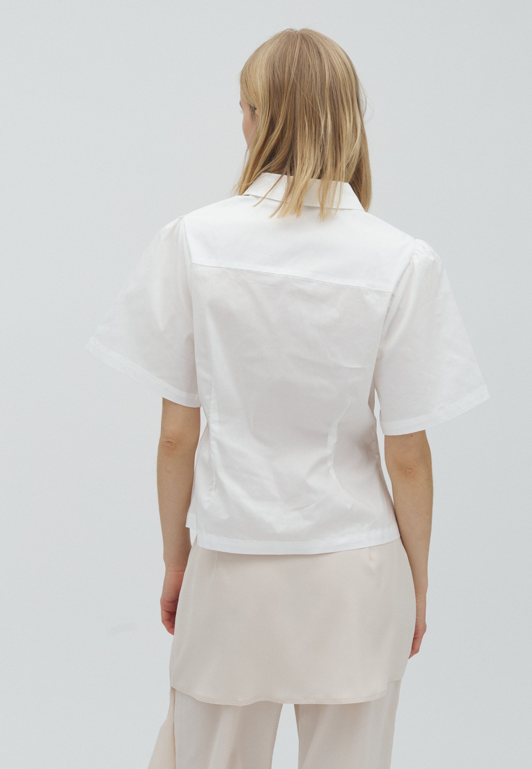 168932 Galara Poplin Shirt_White_Model_1