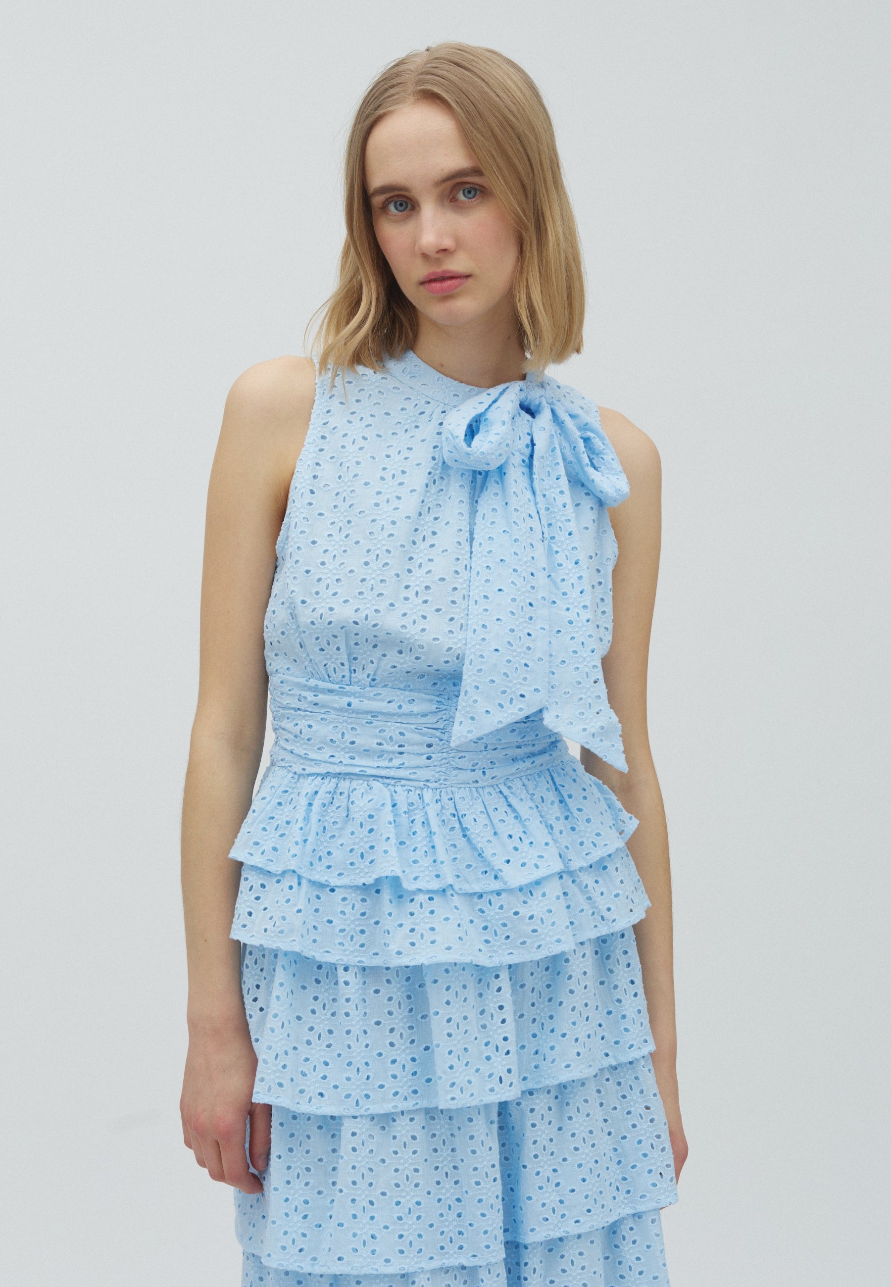 169161 Mansol Emb Top_Light Blue_Model_0