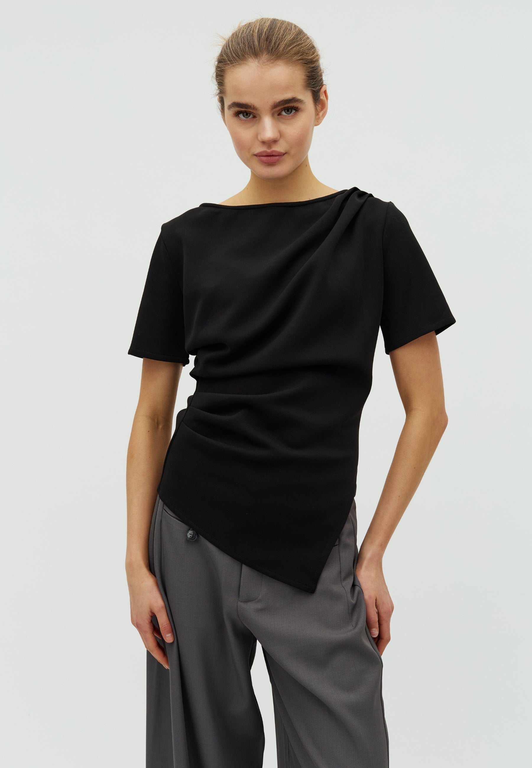 168652 Nasmine Soft Blouse_Black_Model_0