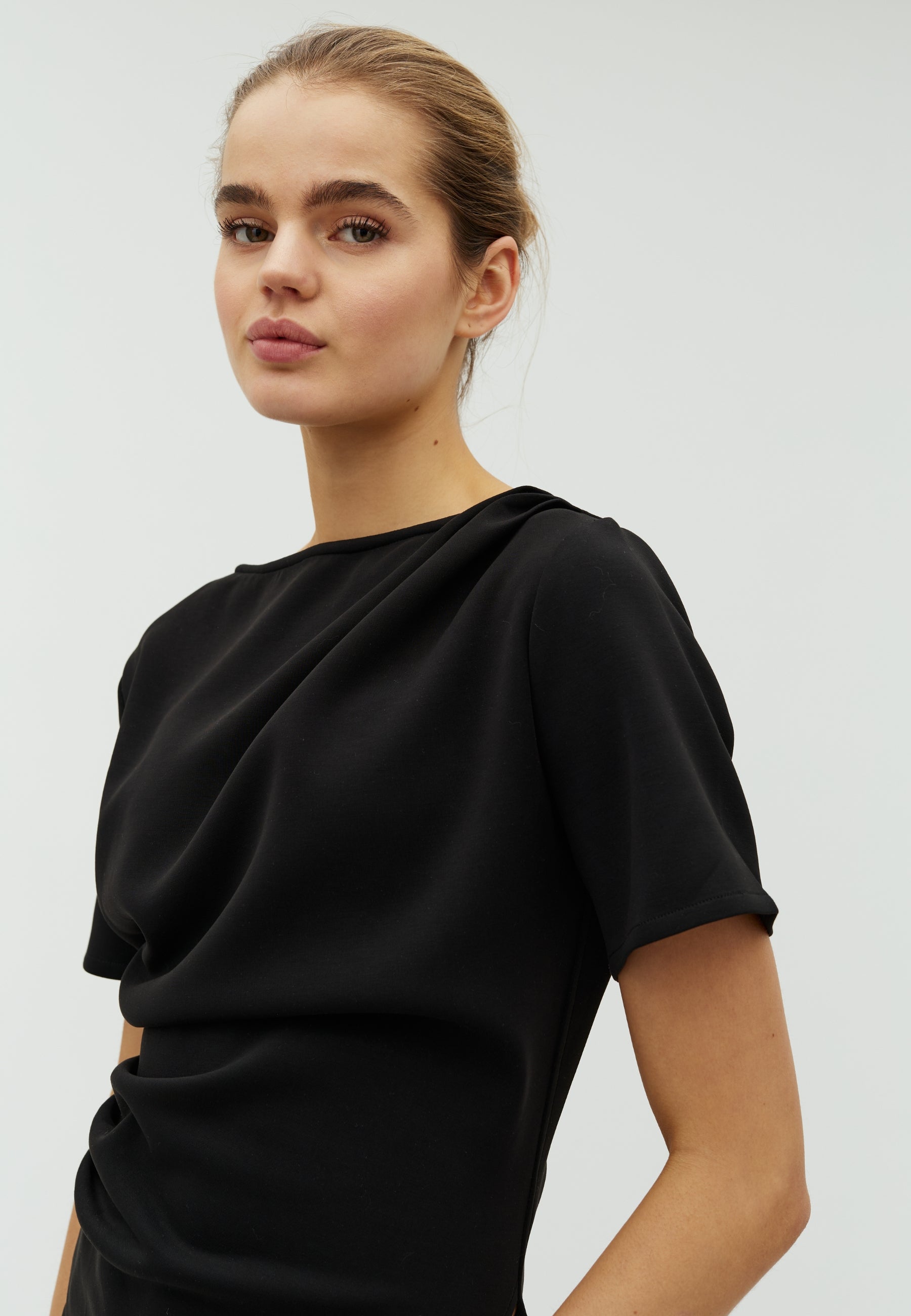 168652 Nasmine Soft Blouse_Black_Model_1