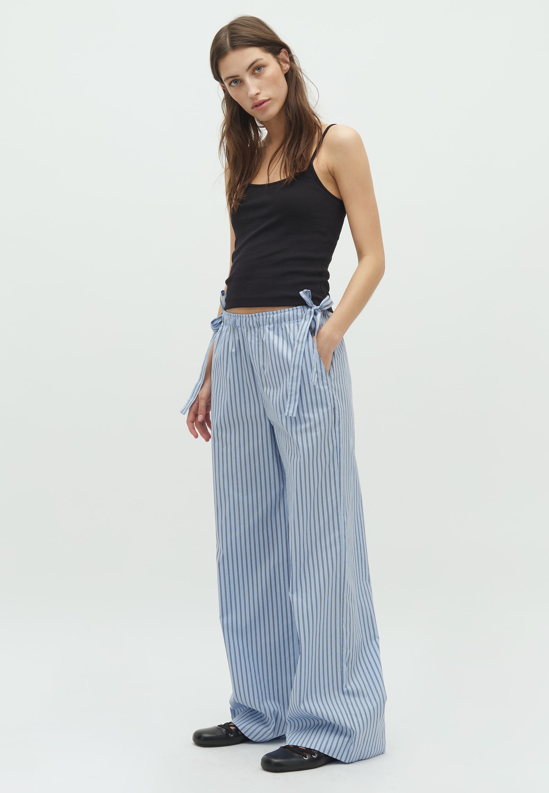 Irna-M_Light Blue Stripe_Model_0
