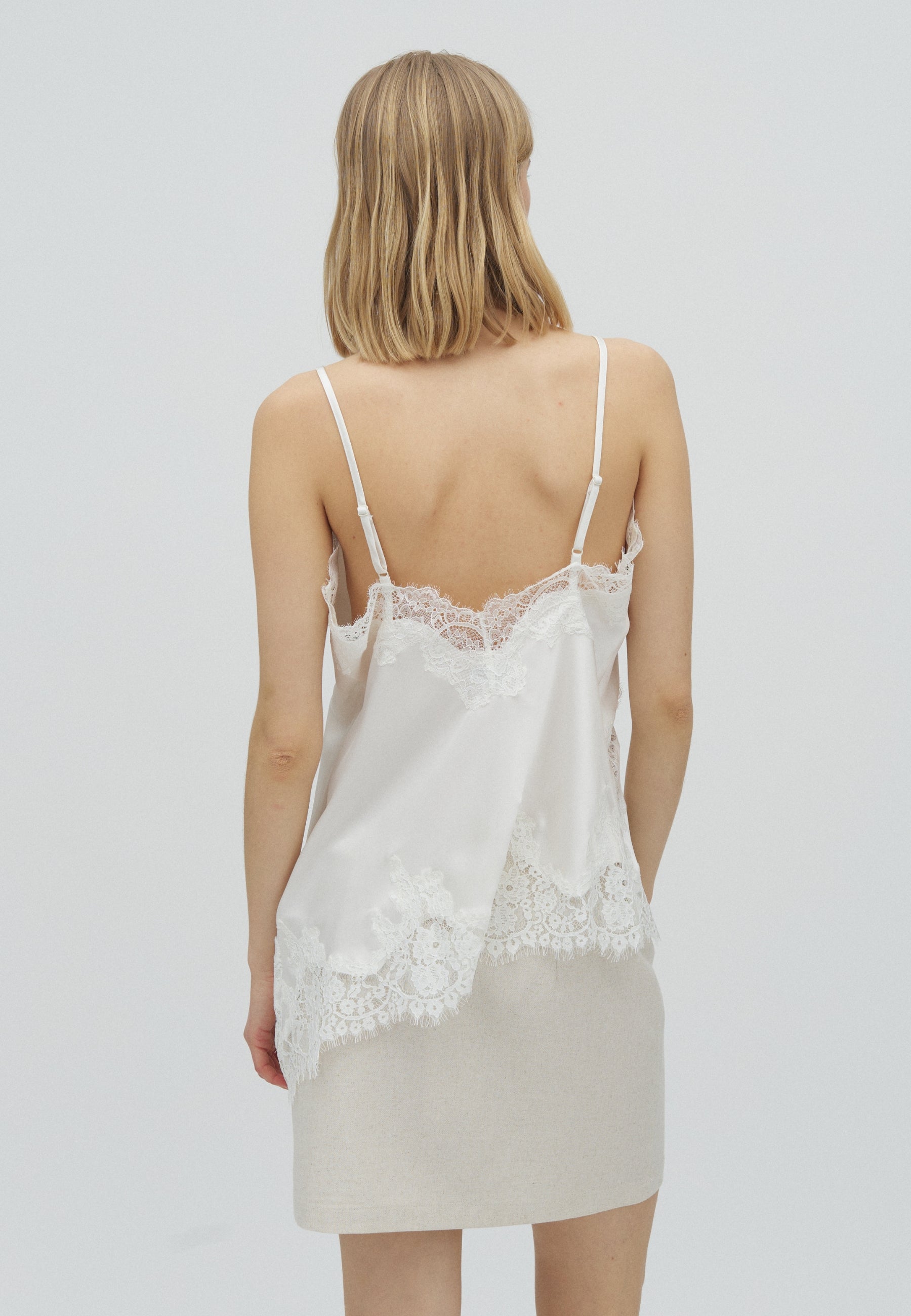 168096 Siole Lace Top_Pearl_Model_2