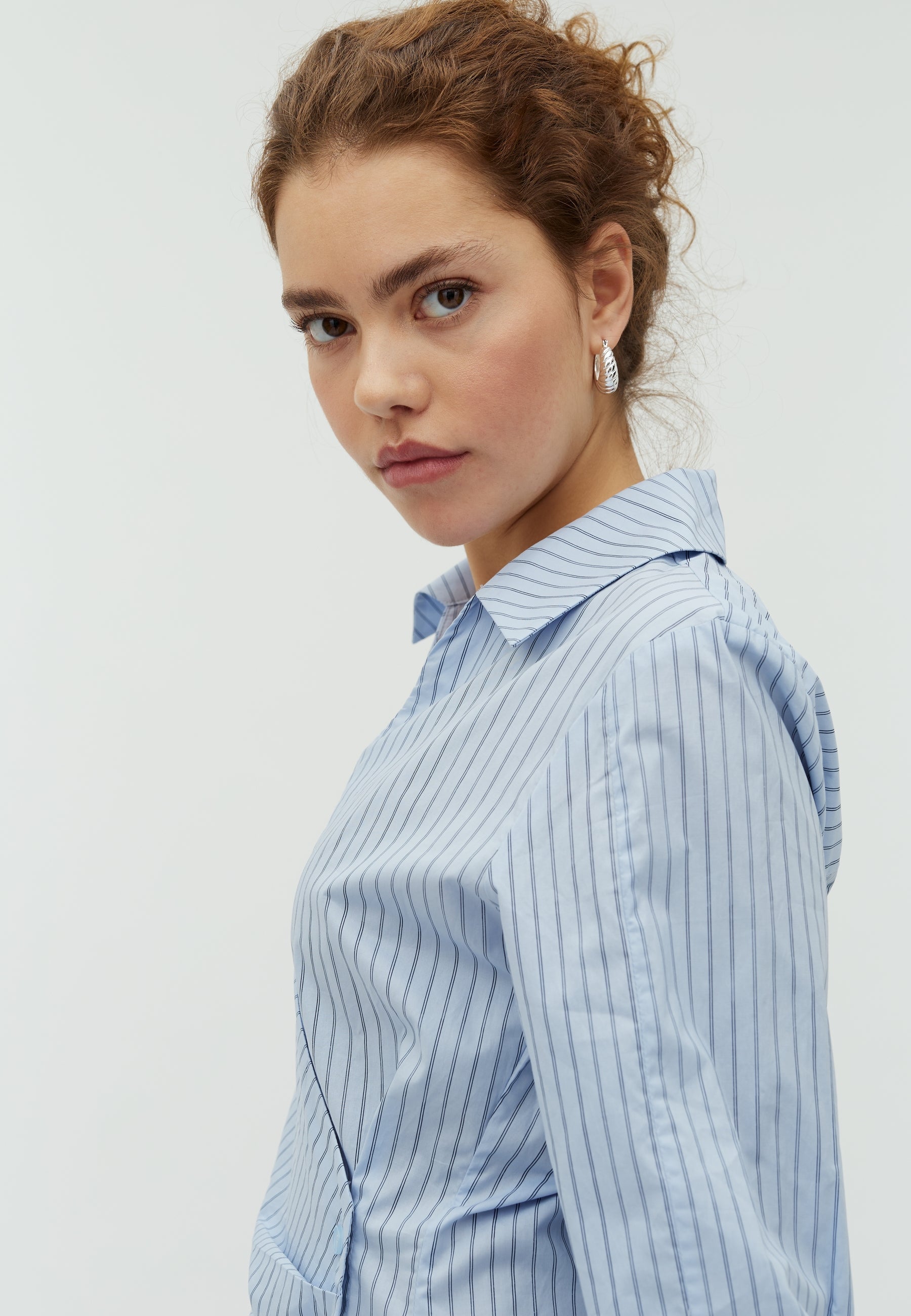 Gerri-M_Blue Navy Stripe_Model_1