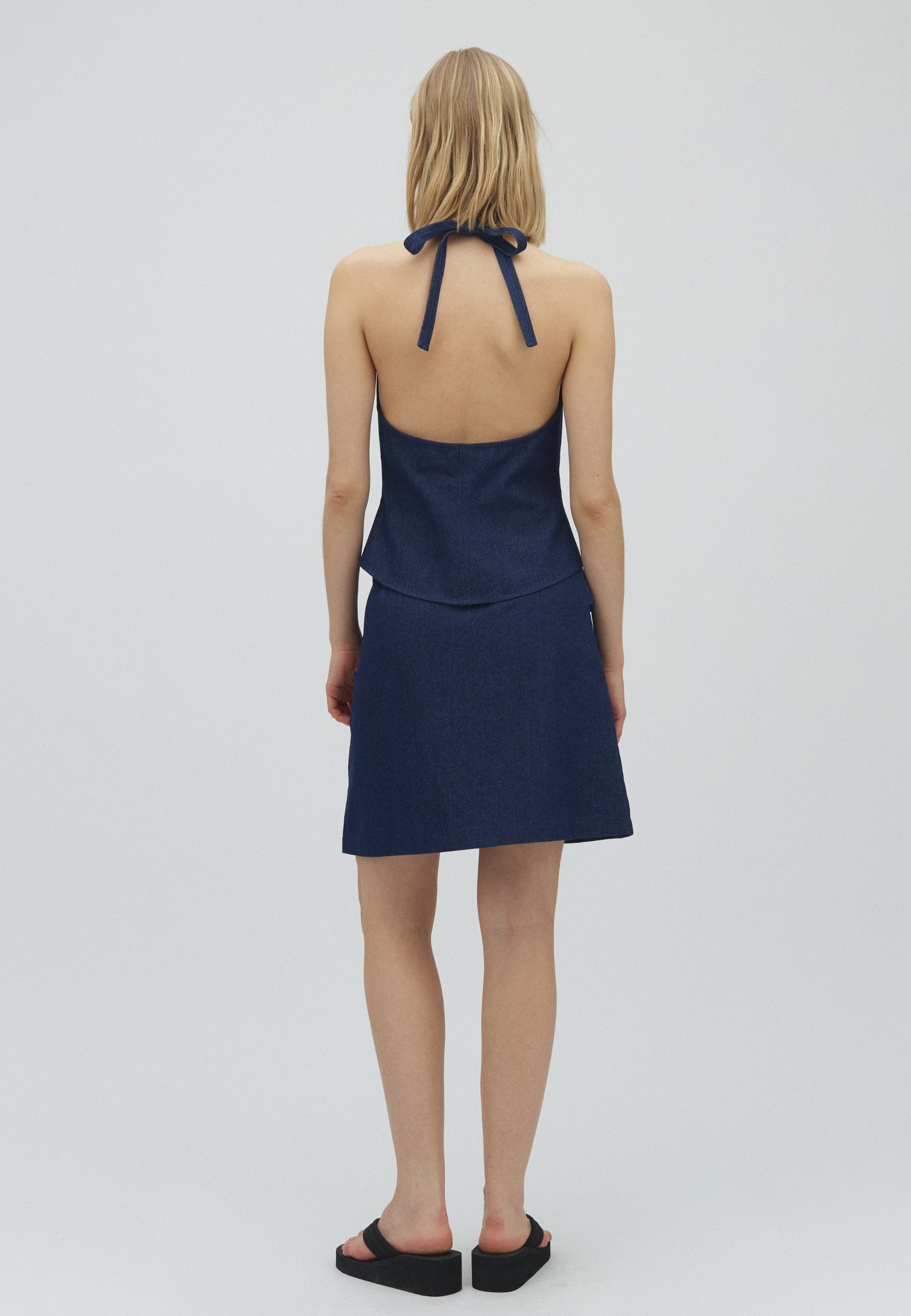 Biella-F_Dark Blue_Model_3