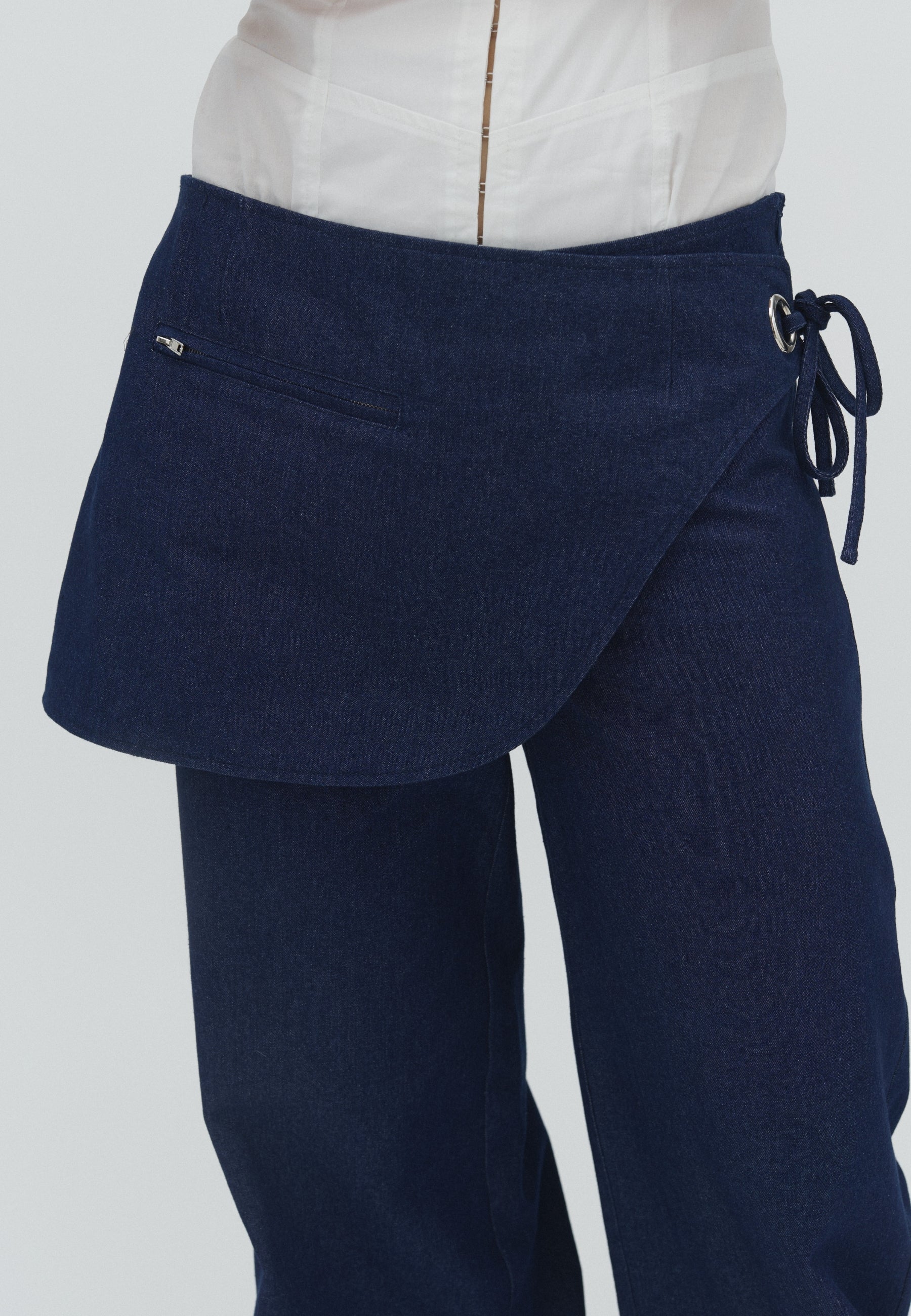 Laszio-F_Dark Blue_Model_2