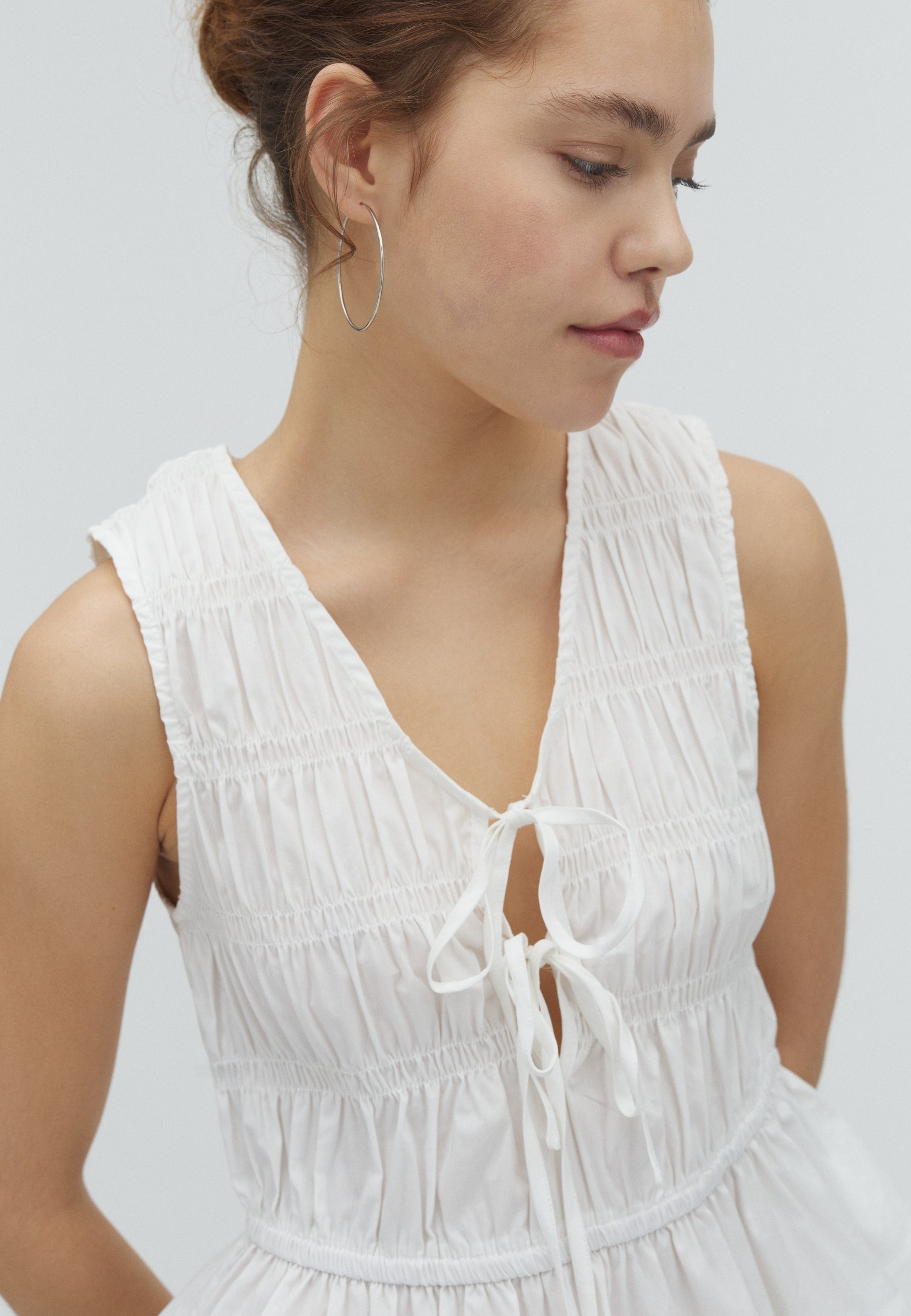 Cyra-M_White_Model_1