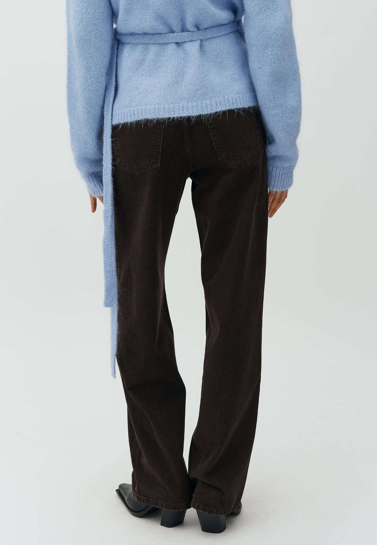 Jamilla-M_Brown Wash_Model_3