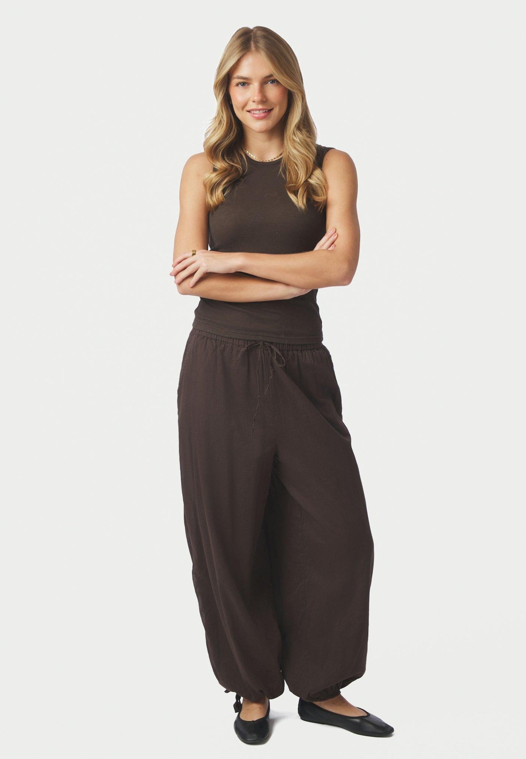 169158 Elyse S Voile Balloon Pants_Dark Brown_Model_0