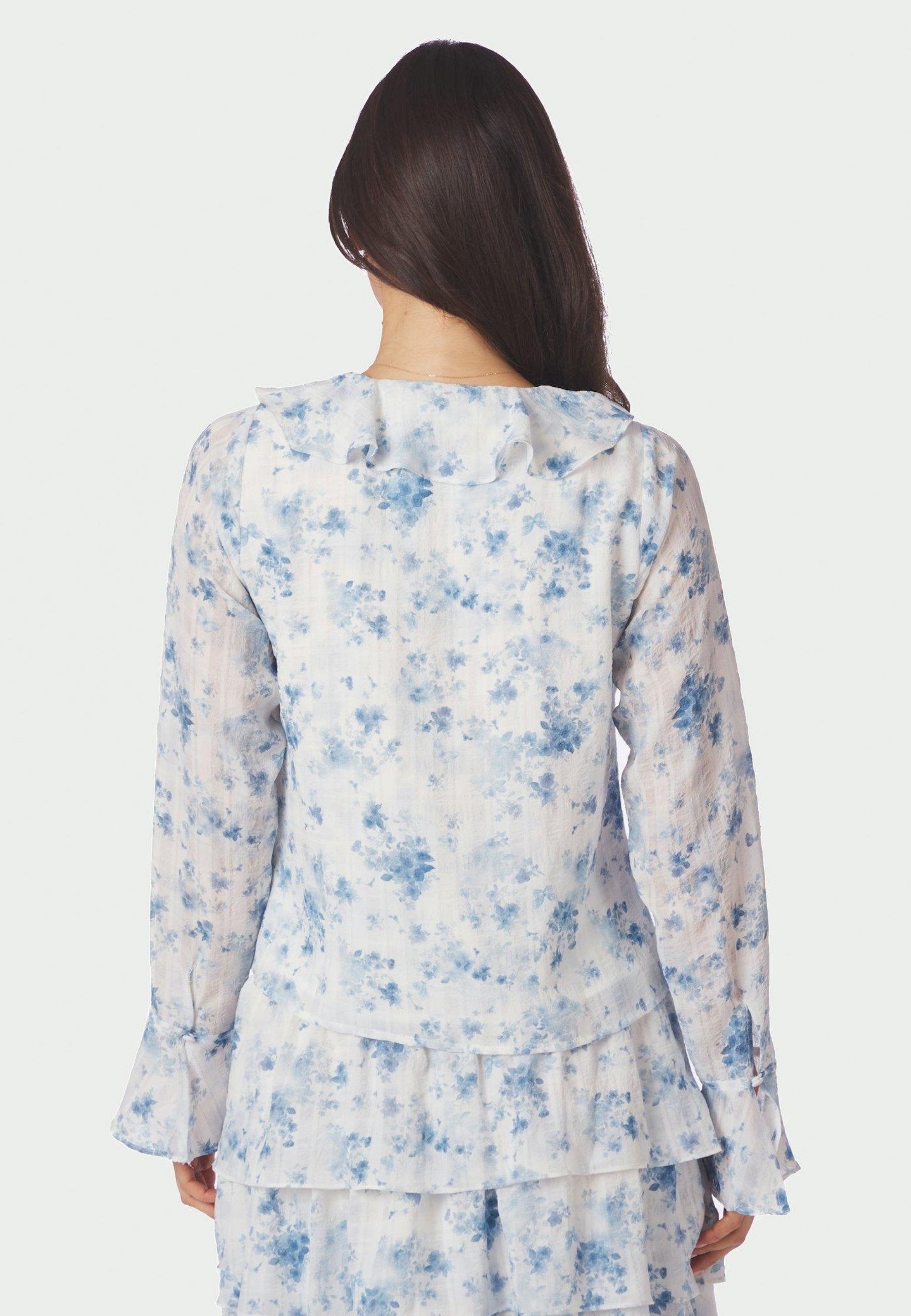 169222 Anika Fleur Blouse_Blue Floral_Model_2