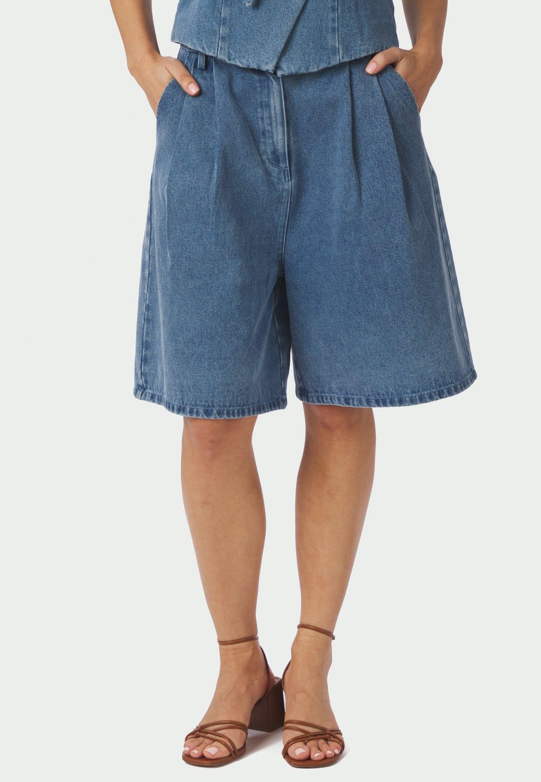 168984 Rosel Denim Shorts_Blue_Model_2