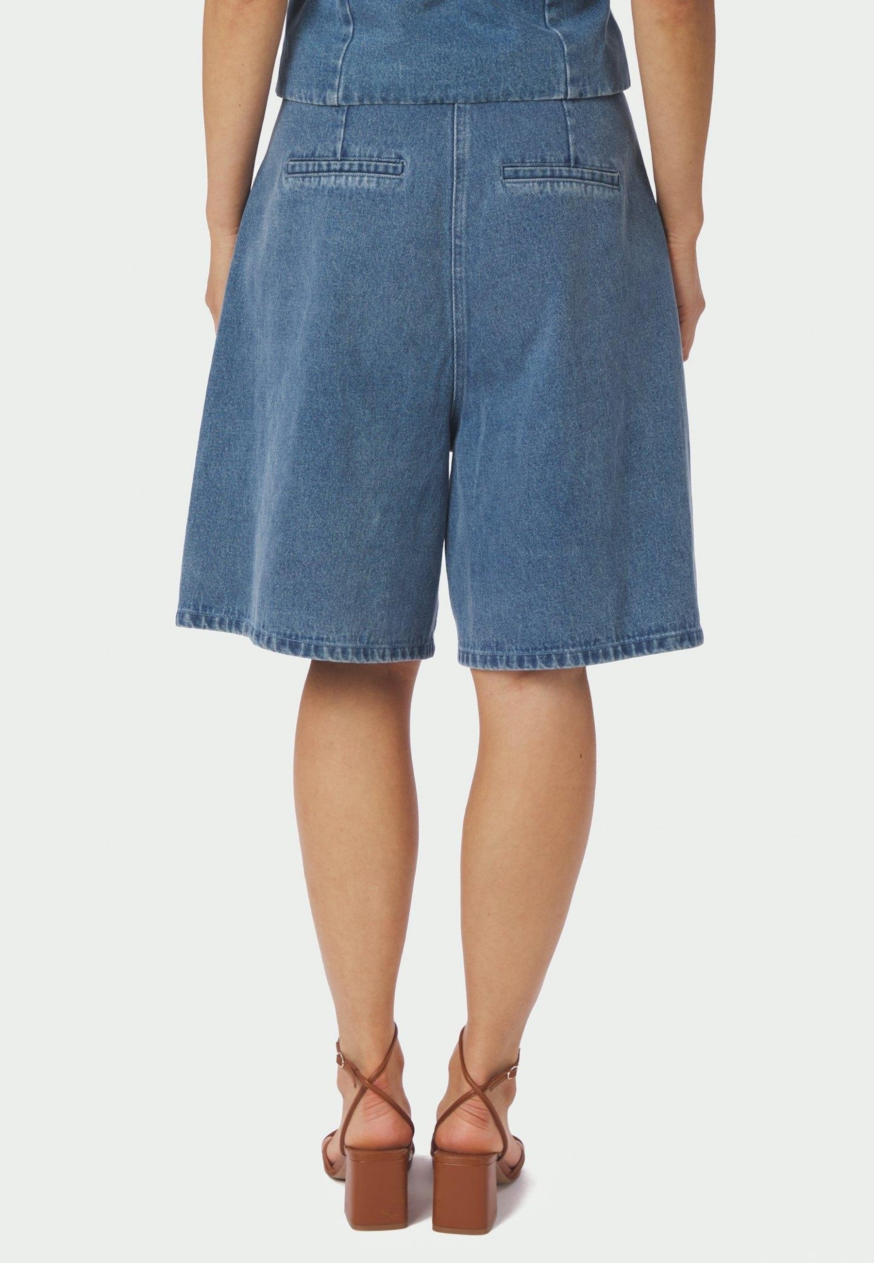 168984 Rosel Denim Shorts_Blue_Model_3