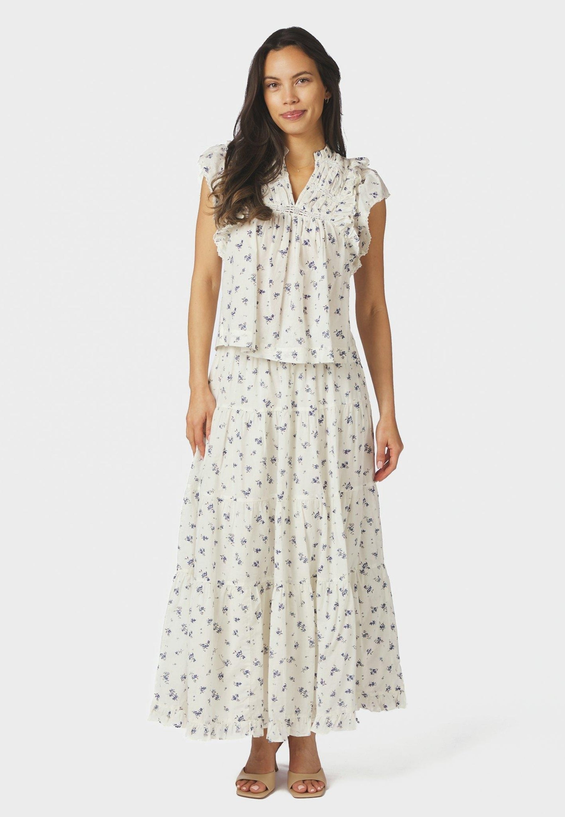 165648 Jayla Small Blossom Top_White Blue_Model_3