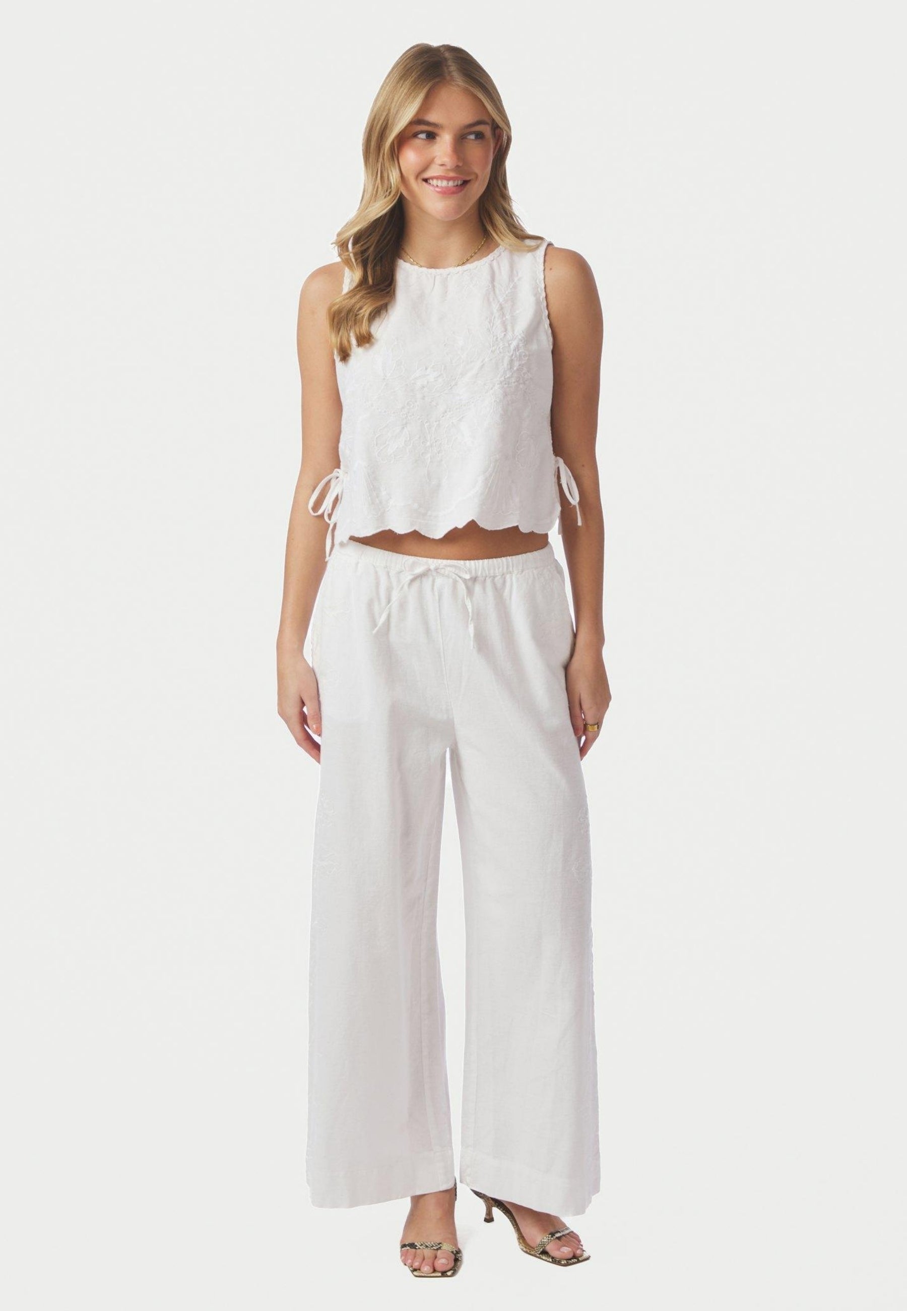 169114 Heifa Embroidery Pants_White_Model_0