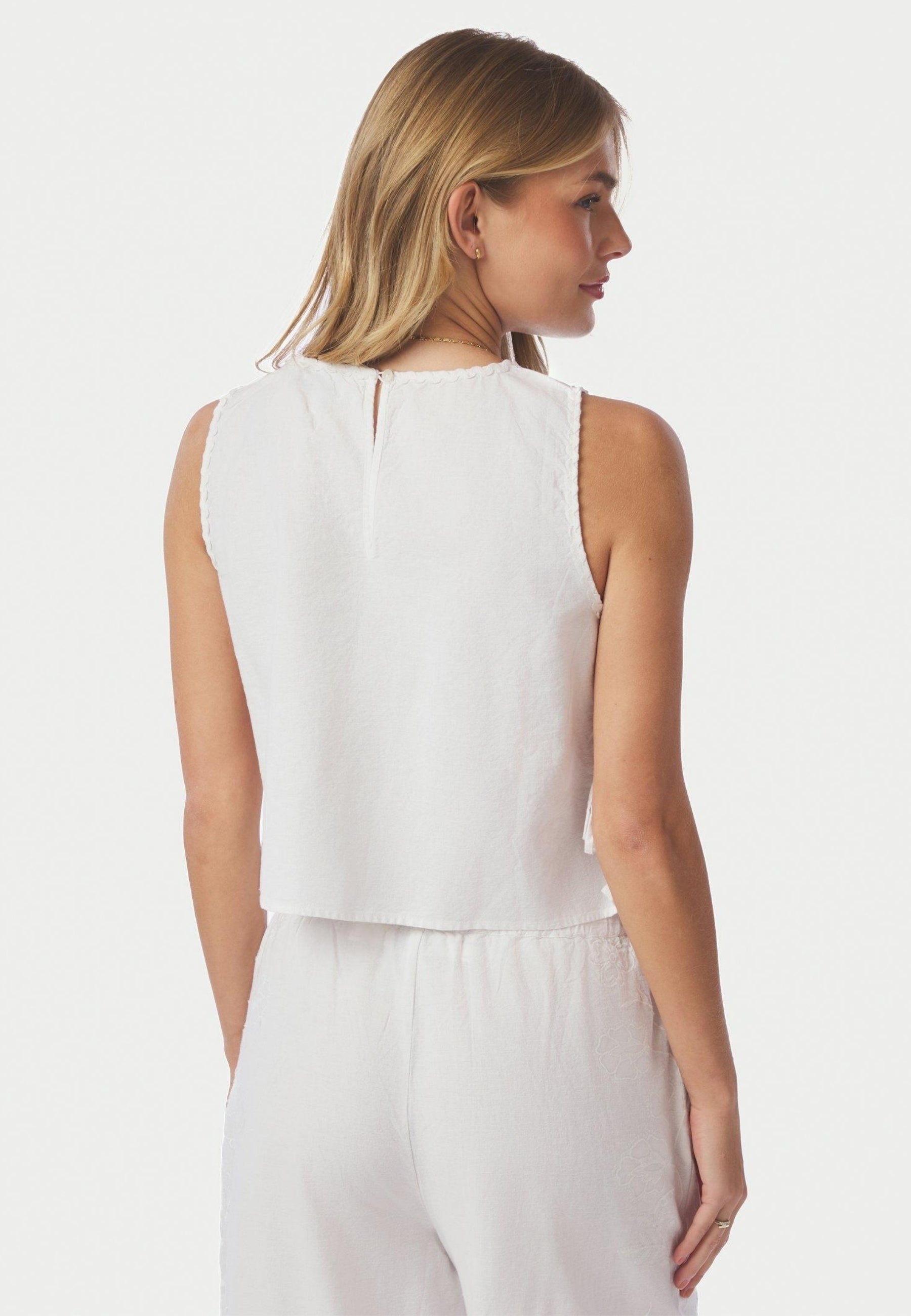 169113 Kaelin Embroidery Top_White_Model_2