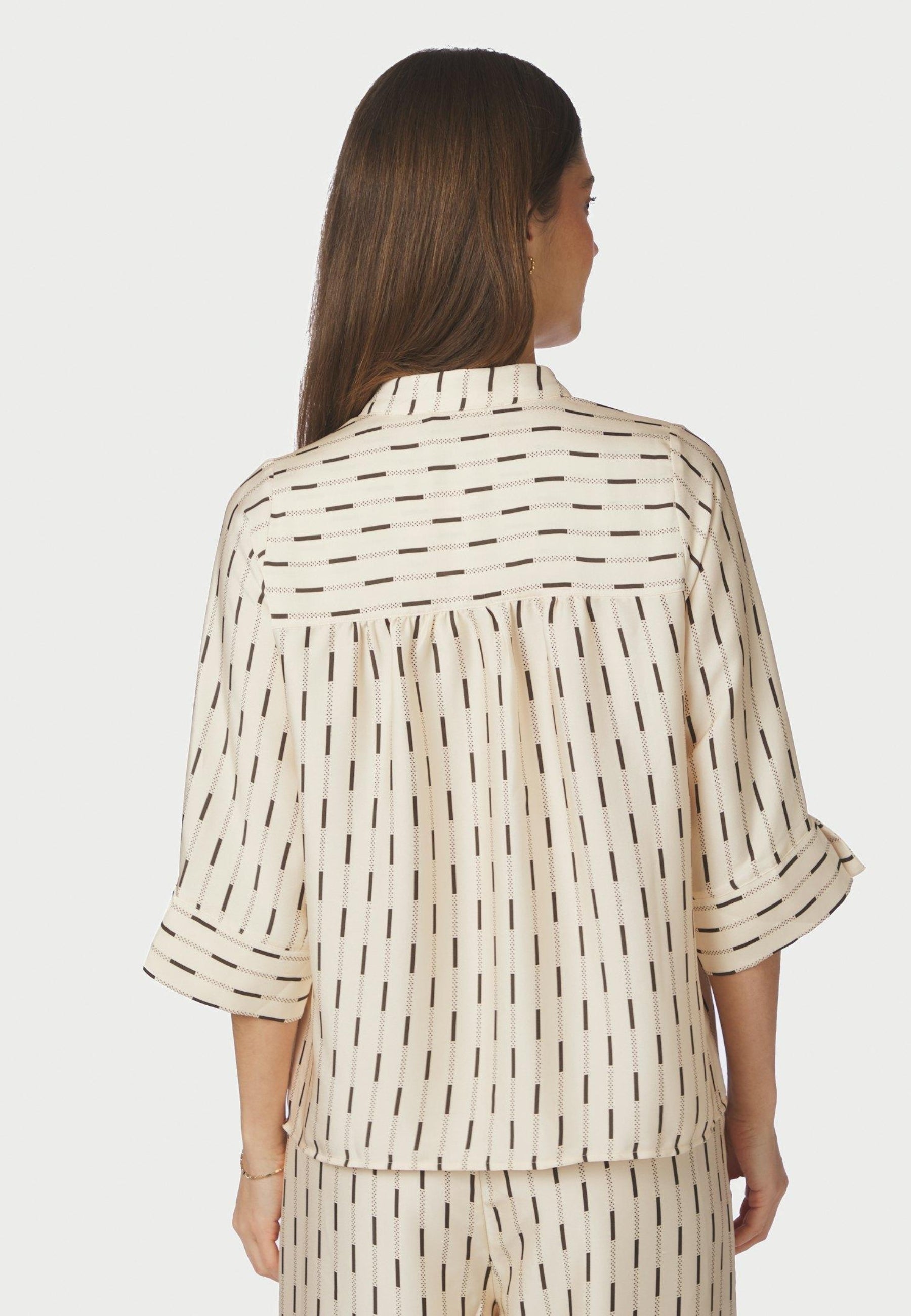 169302 Camile Print Blouse_Creme_Model_2