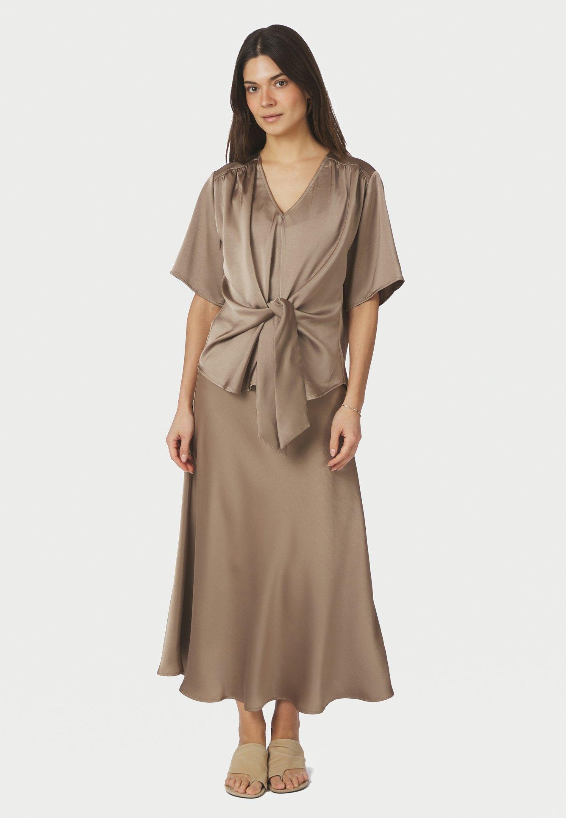 165695 Casadia Heavy Sateen Blouse_Dark Taupe_Model_3