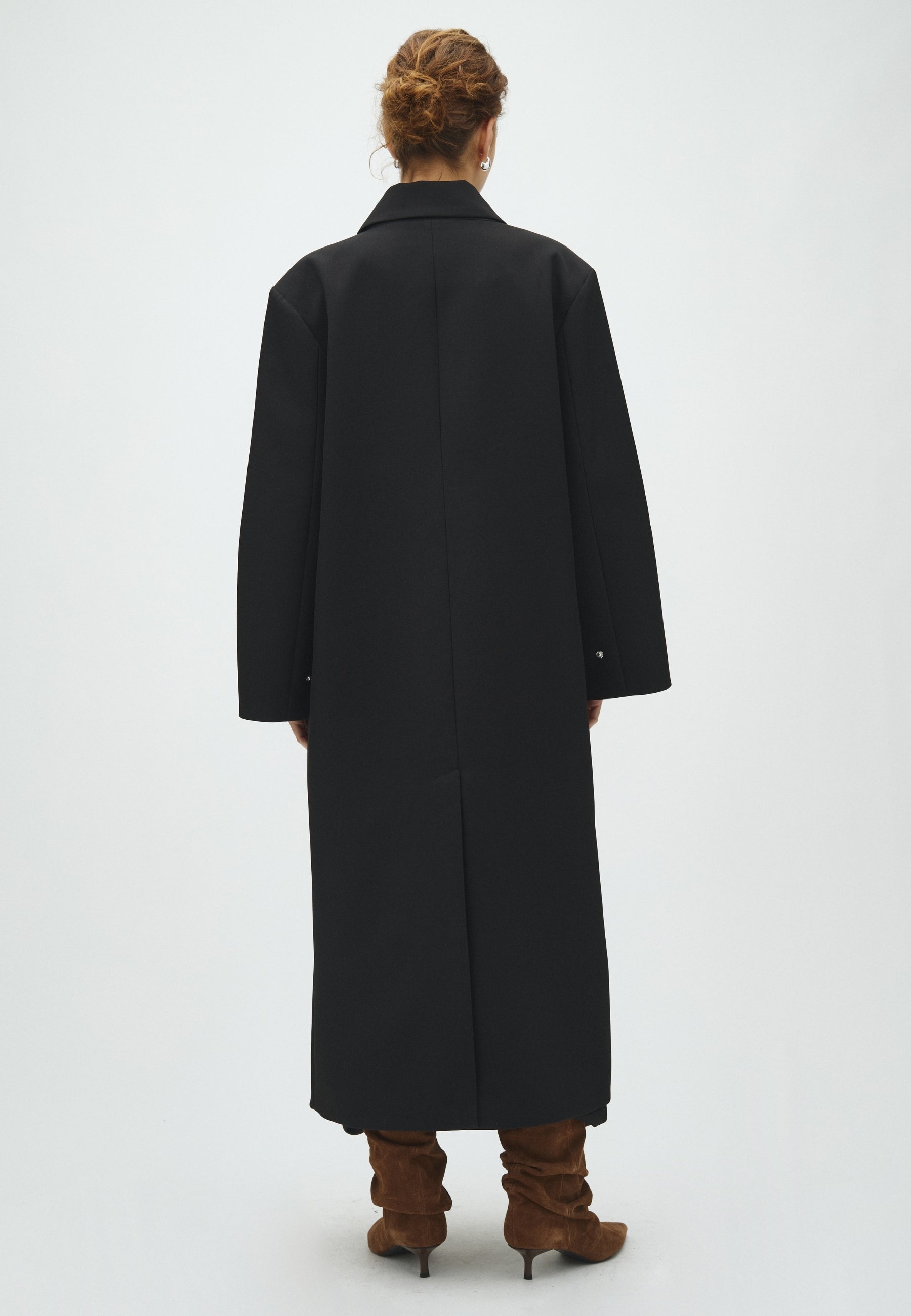 Nessie-M_Black_Model_2