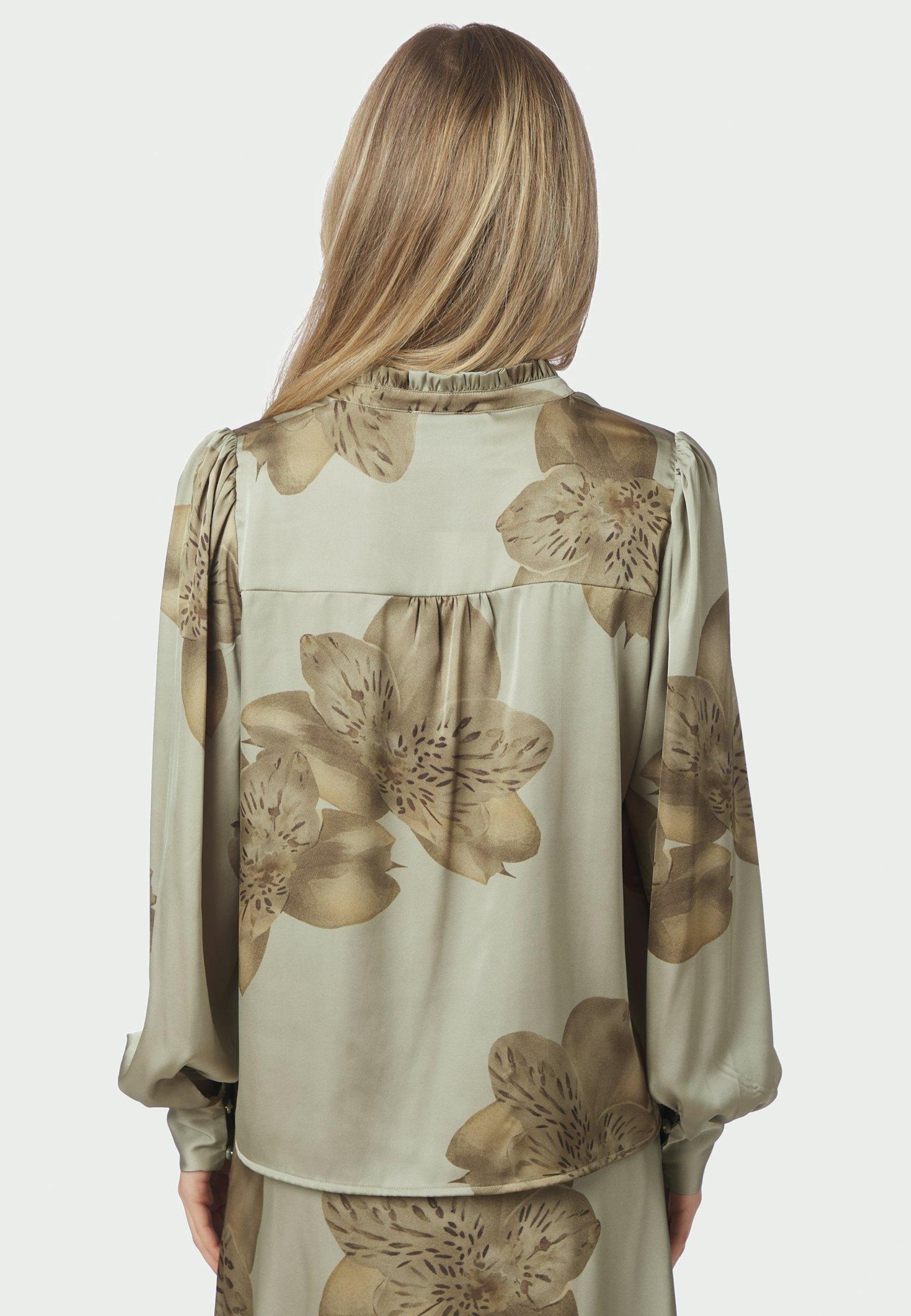 168289 Massima Misty Orchid Blouse_Smoke Green_Model_2
