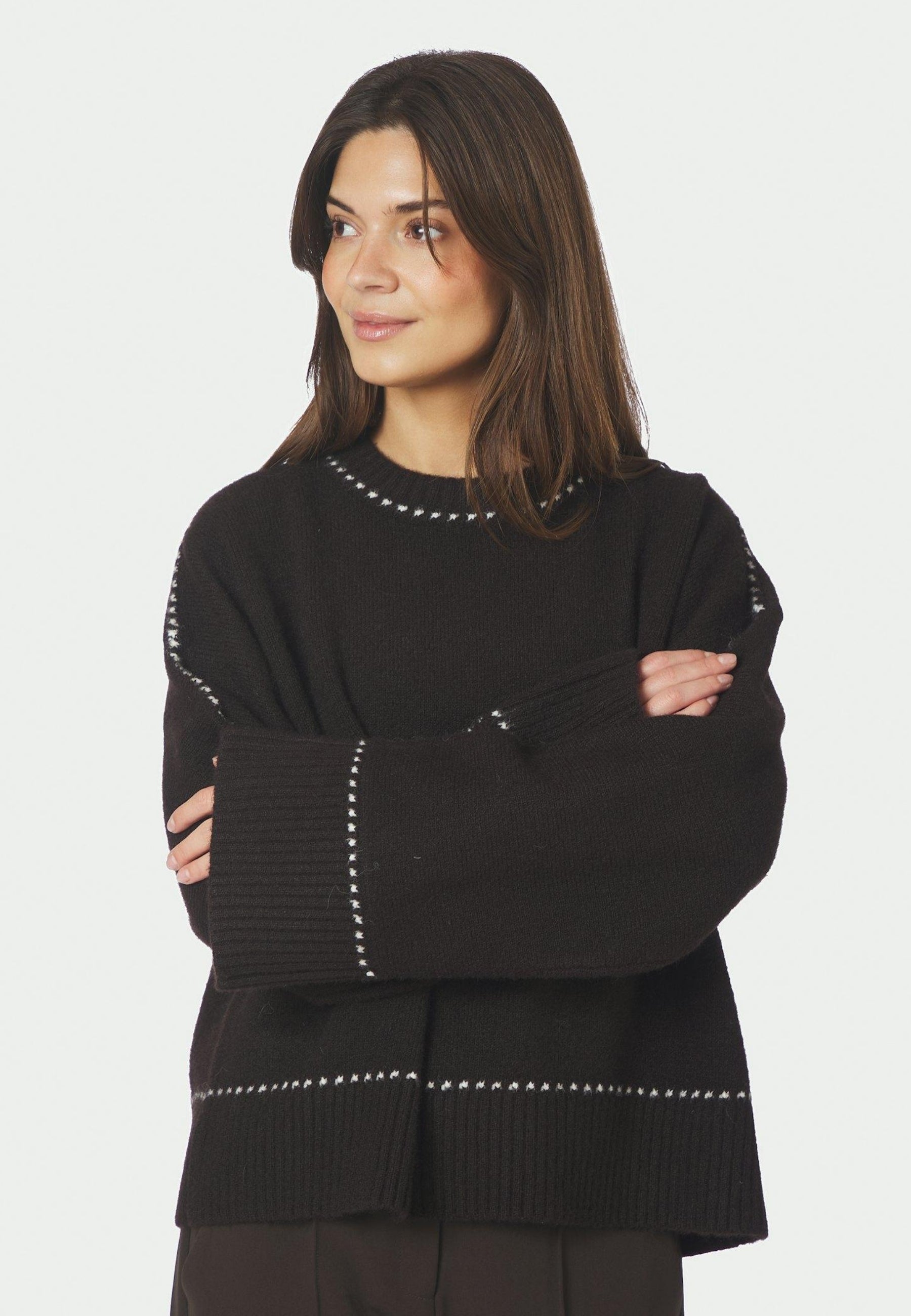 164818 Roeme Knit Stitch Blouse_Dark Brown_Model_0