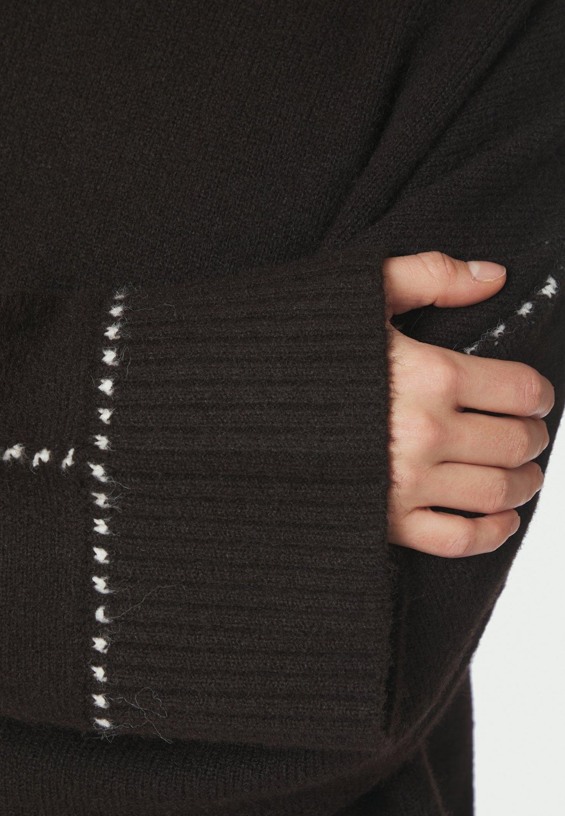 164818 Roeme Knit Stitch Blouse_Dark Brown_Model_1