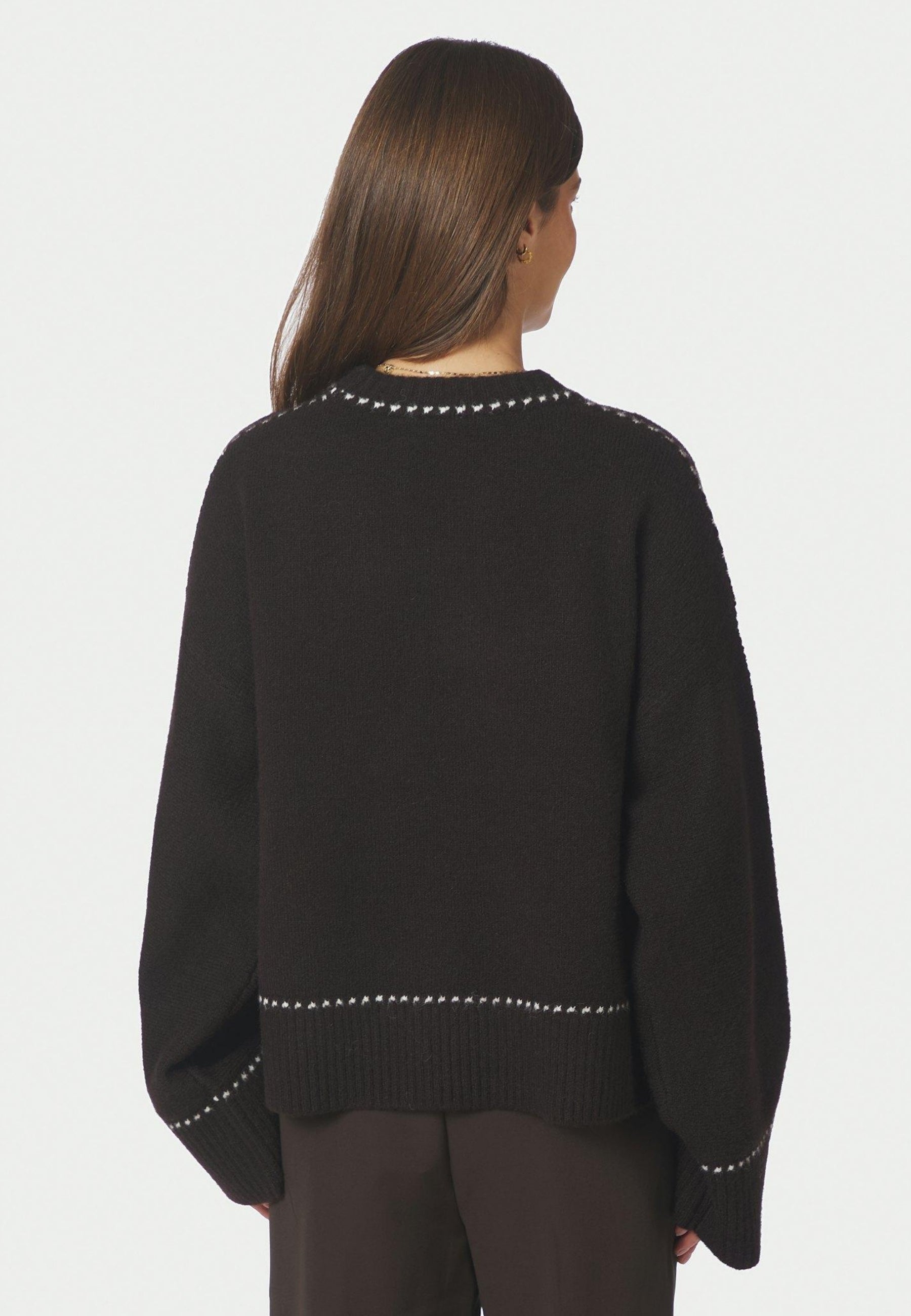 164818 Roeme Knit Stitch Blouse_Dark Brown_Model_2