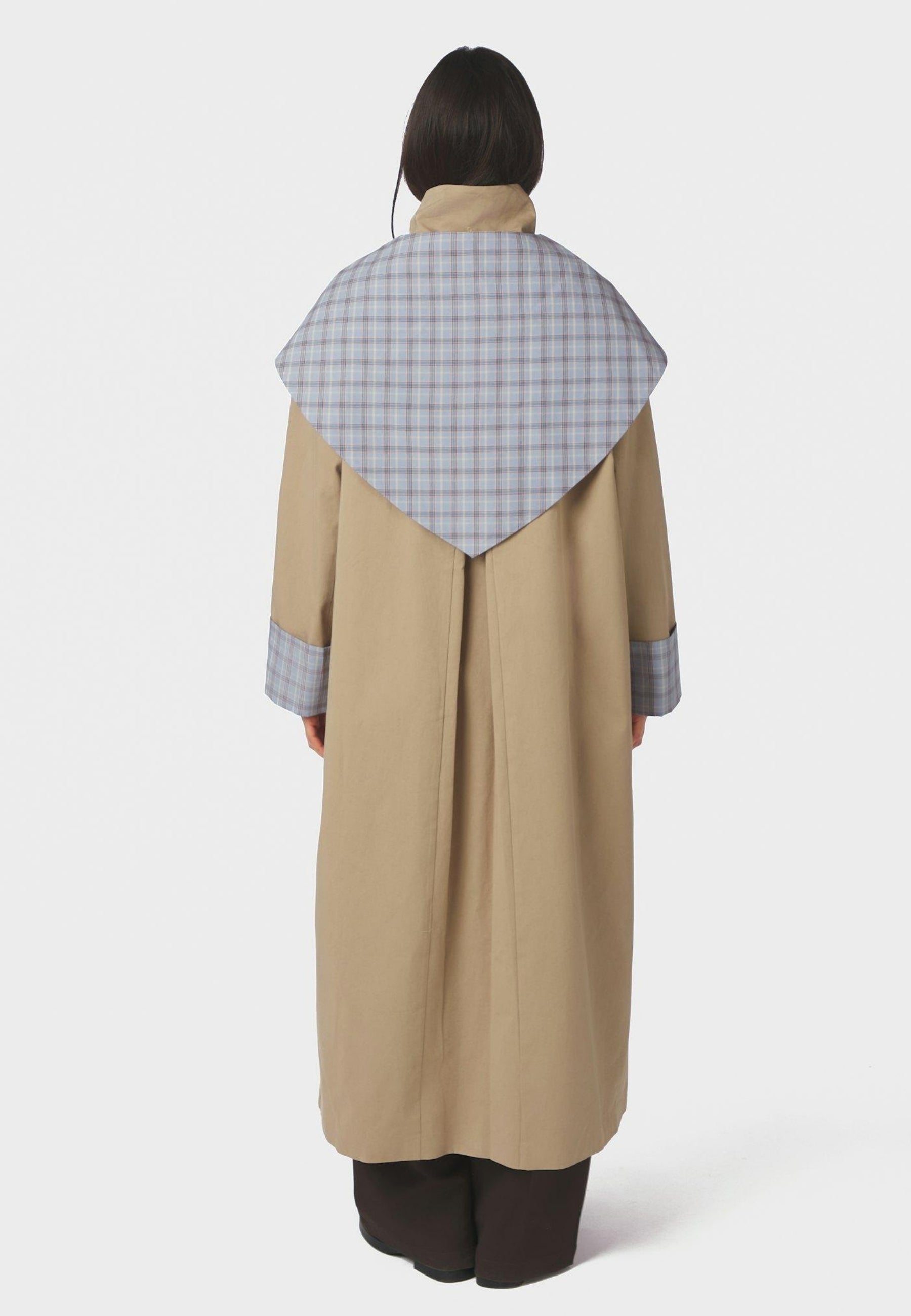 168796 Ulline Trenchcoat_Sand_Model_2